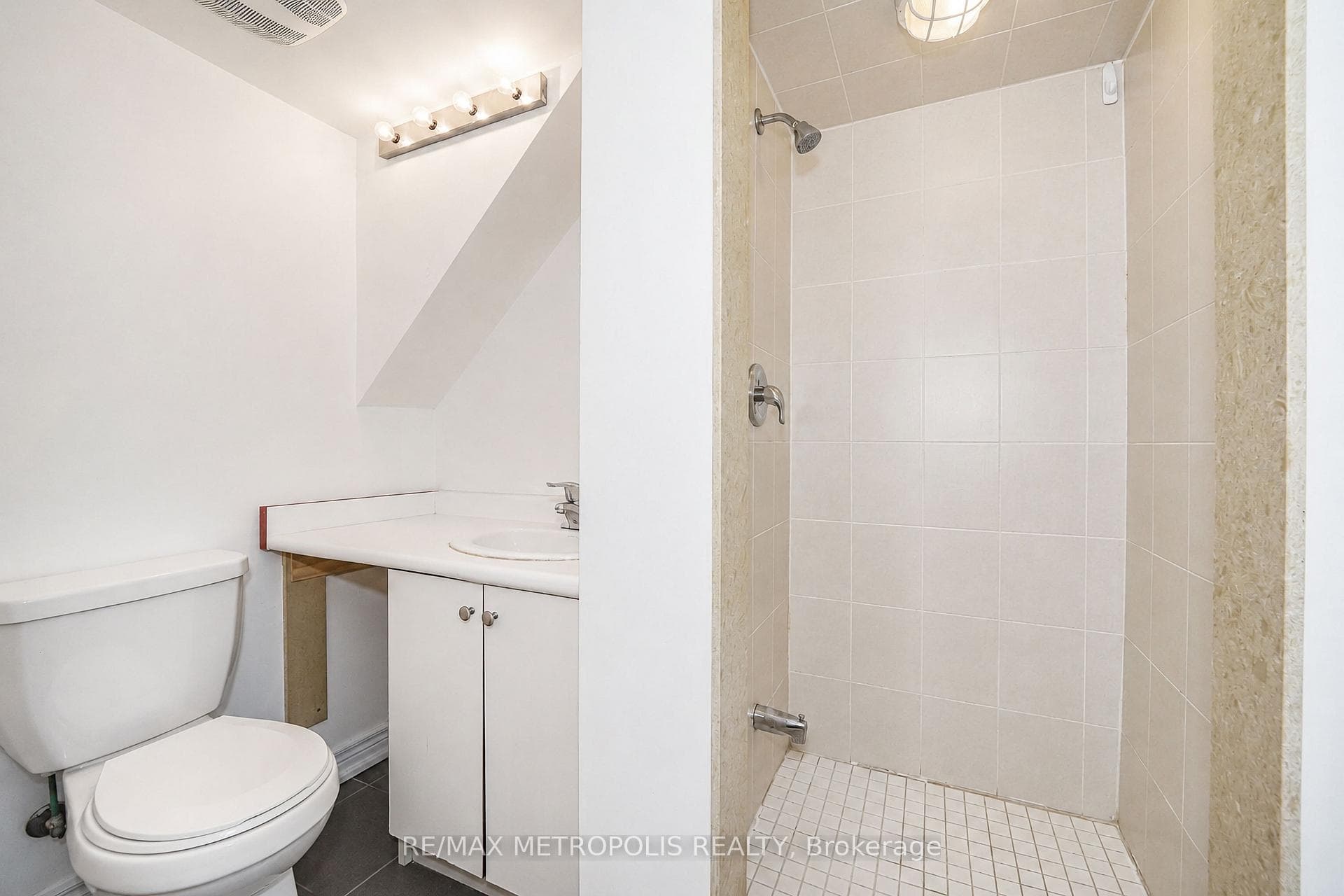 3767B St Claire Avenue E, Toronto, ON M1M 0C8, Toronto E08, ON — photo 38 of 38