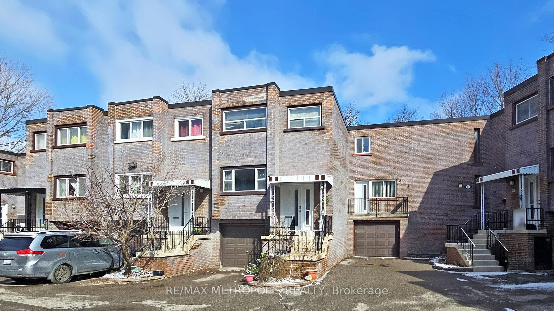 13 Candy Court Way 13, Toronto, ON M2R 2Y7, Toronto C07, ON — photo 3 of 48