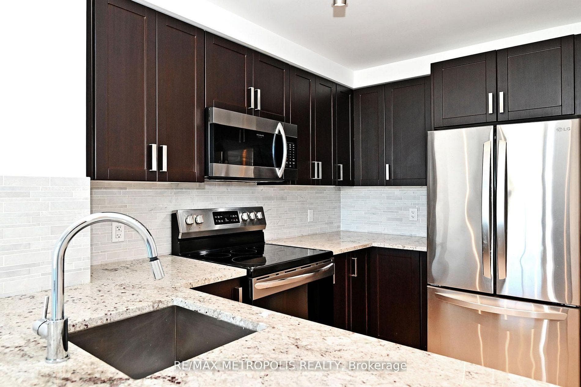 11611 Yonge Street 809, Richmond Hill, ON L4E 1G2, Richmond Hill, ON — photo 19 of 51
