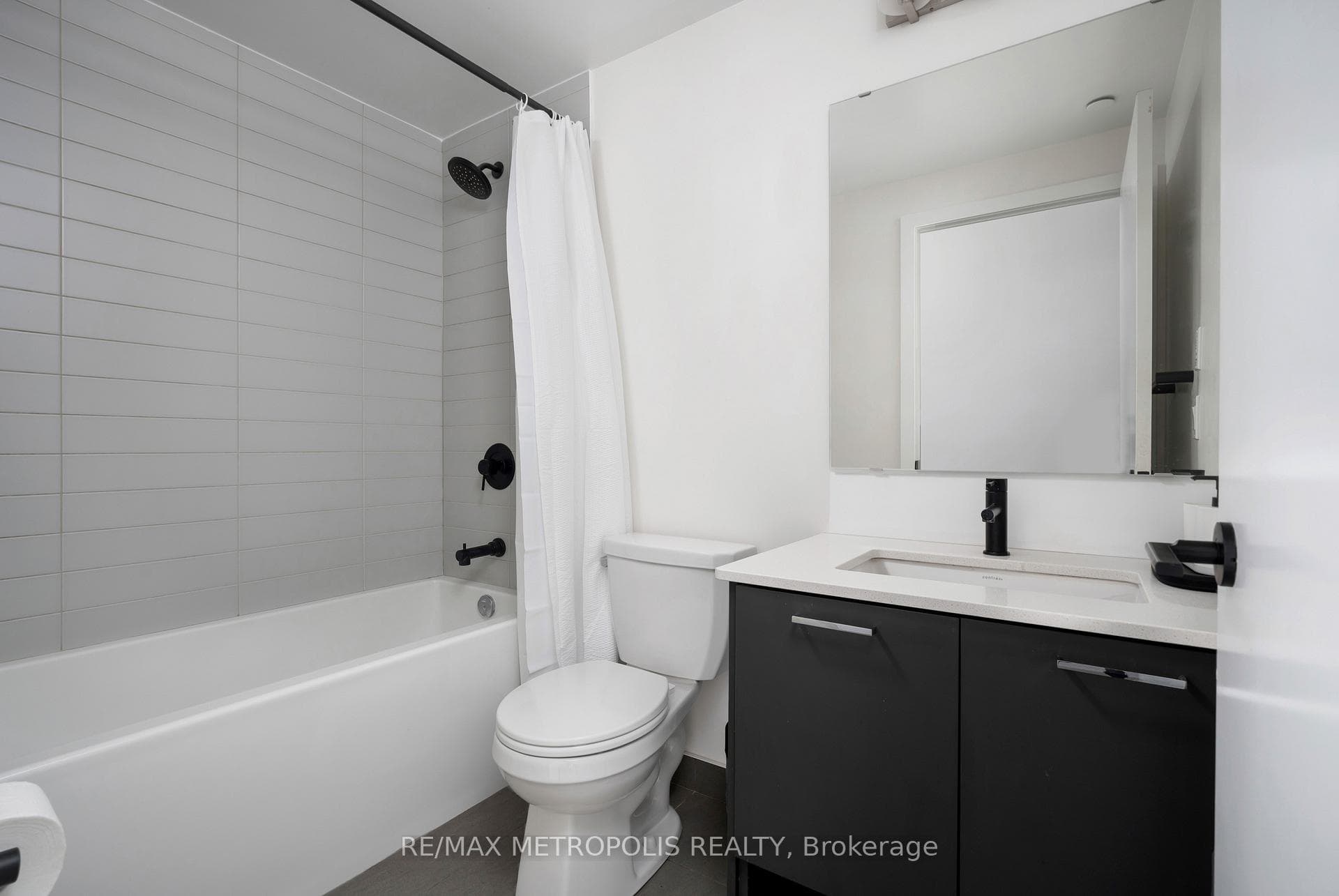 2300 St Clair Avenue W 307, Toronto, ON M6N 0B3, Toronto W02, ON — photo 20 of 41