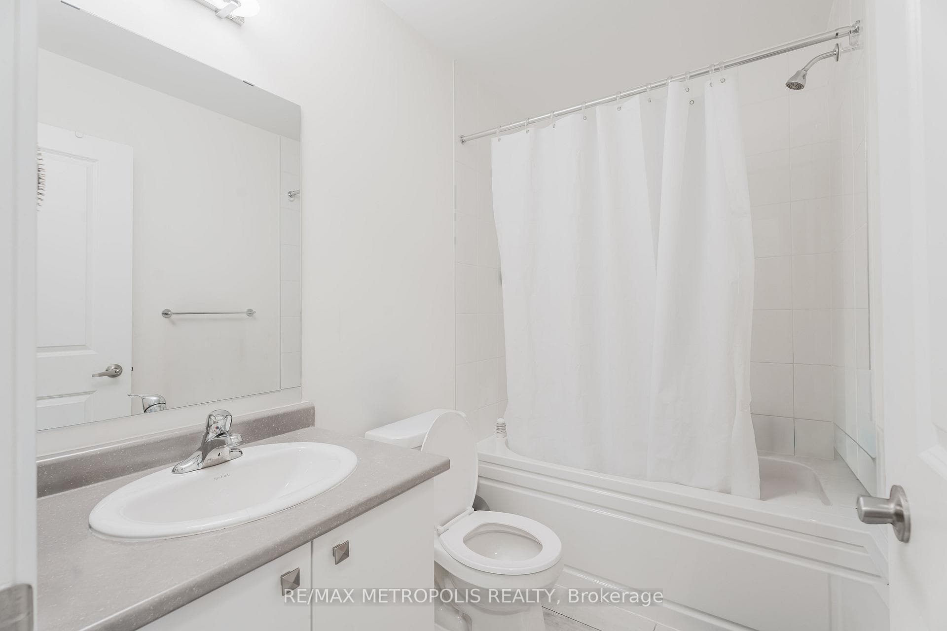 1695 Dersan Street 109, Pickering, ON L1X 0S9, Pickering, ON — photo 18 of 29
