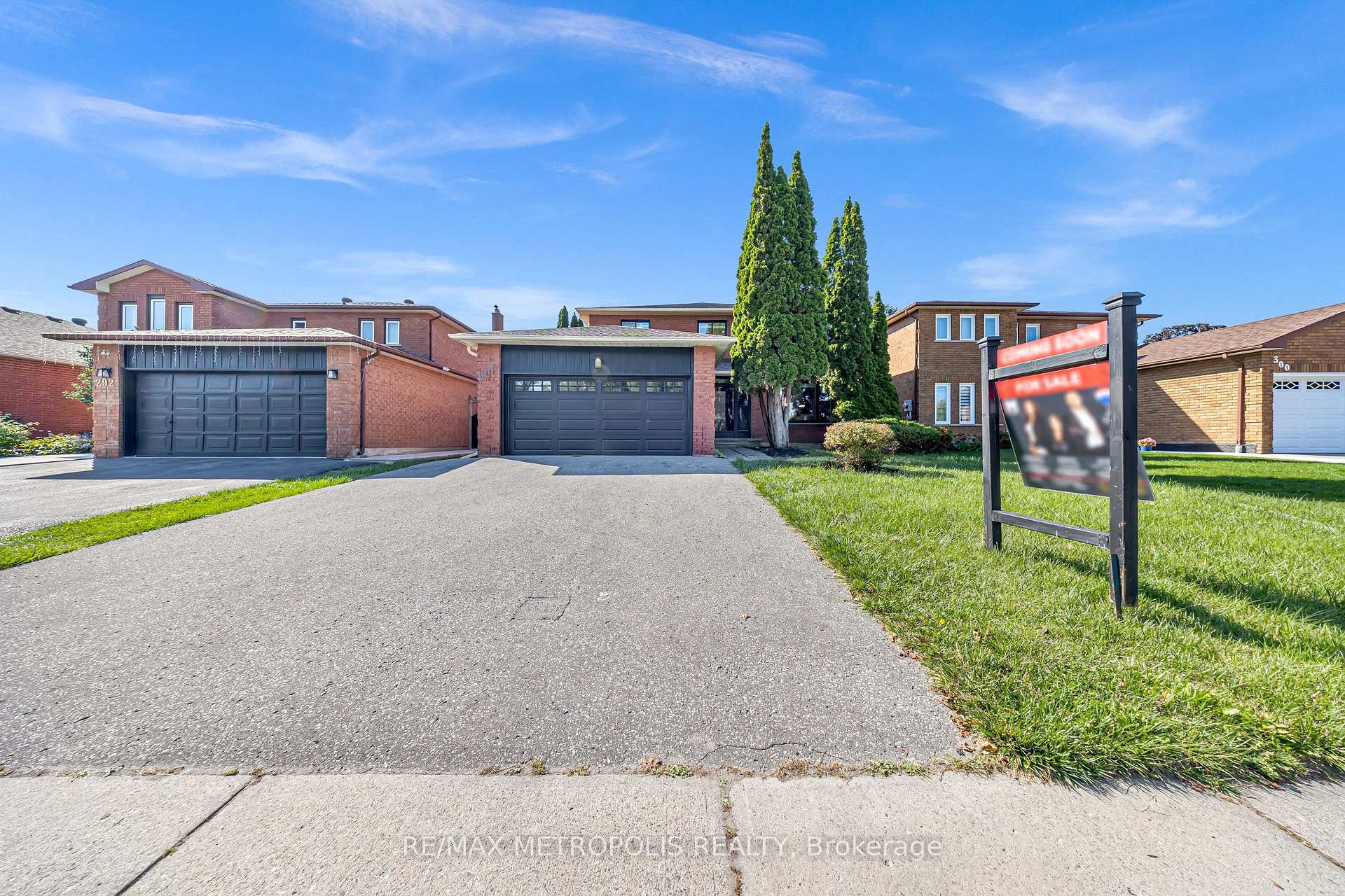 296 Thornton Road N, Oshawa, ON L1J 6T7, Oshawa, ON — photo 1 of 50