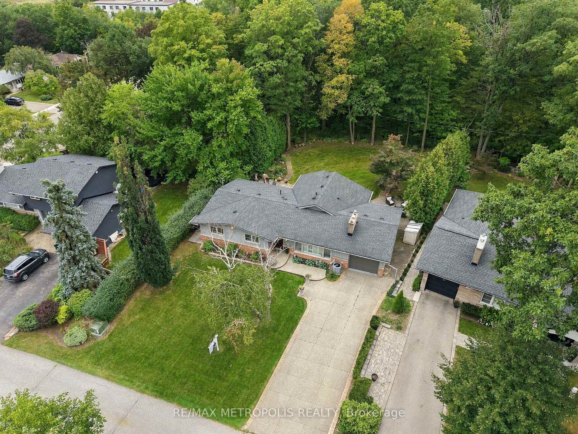 1228 Elgin Crescent, Oakville, ON L6H 2J7, Oakville, ON — photo 2 of 50