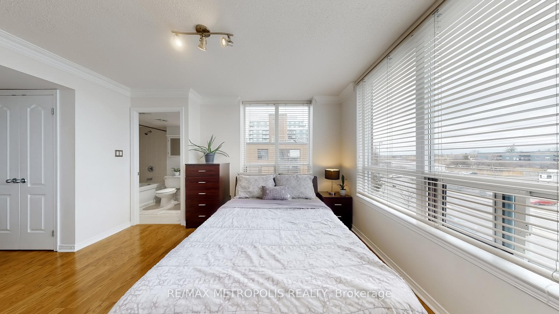 2772 Keele Street 403, Toronto, ON M3M 0A3, Toronto W05, ON — photo 23 of 48