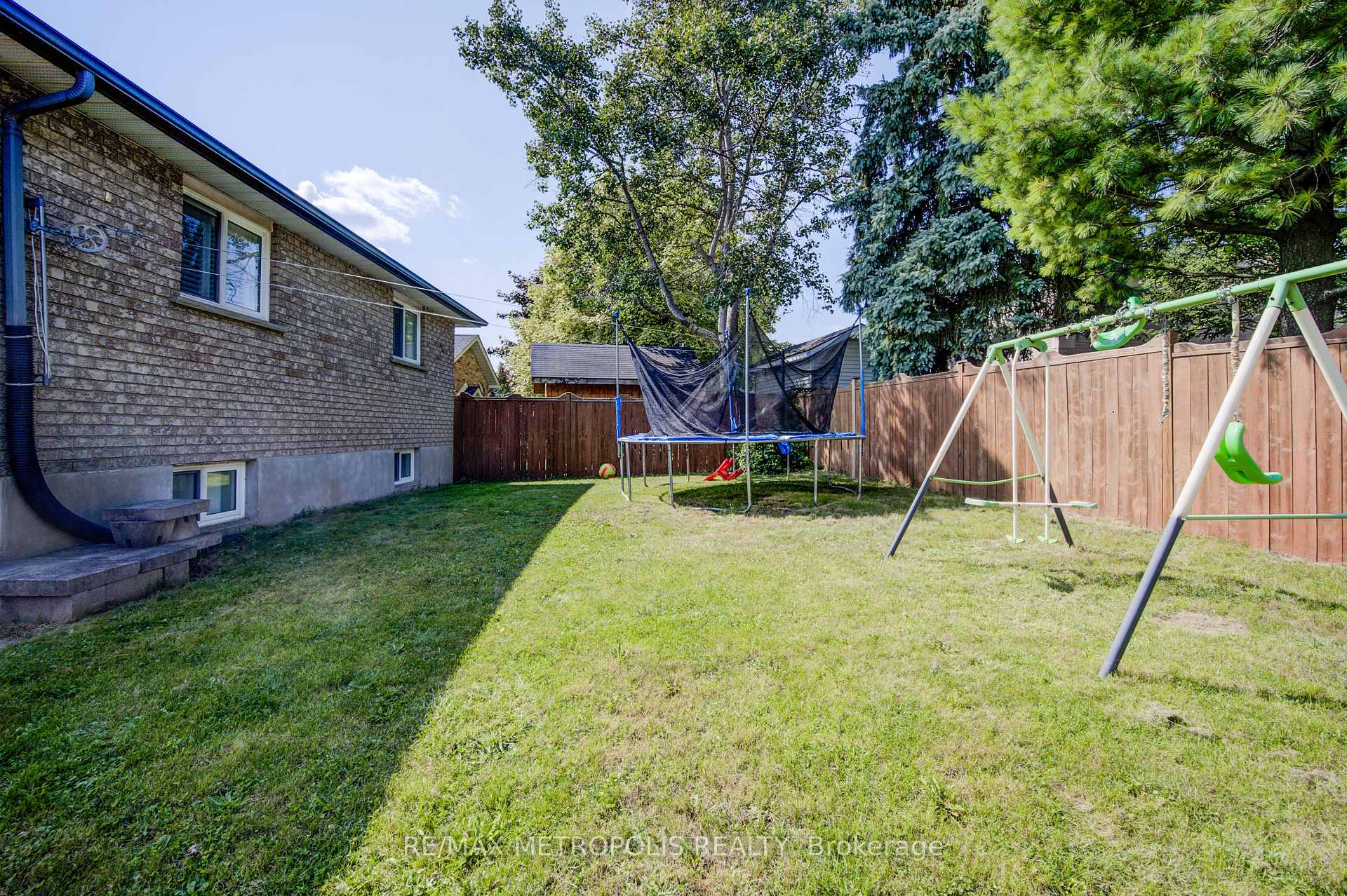 258 Saginaw Parkway, Cambridge, ON N1T 1R7, Cambridge, ON — photo 37 of 38