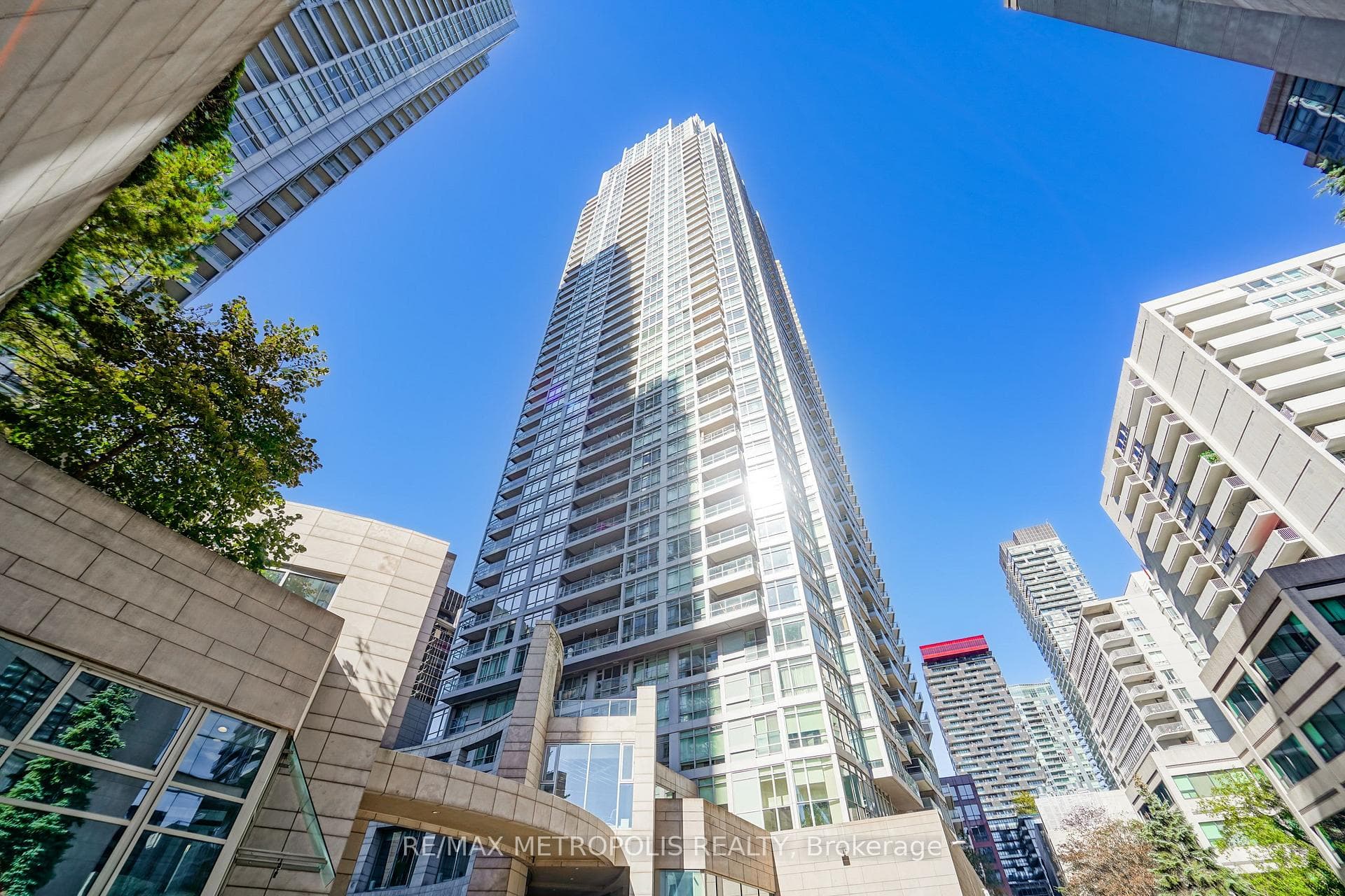 2191 Yonge Street 3709, Toronto, ON M4S 3H8, Toronto C10, ON — photo 3 of 36