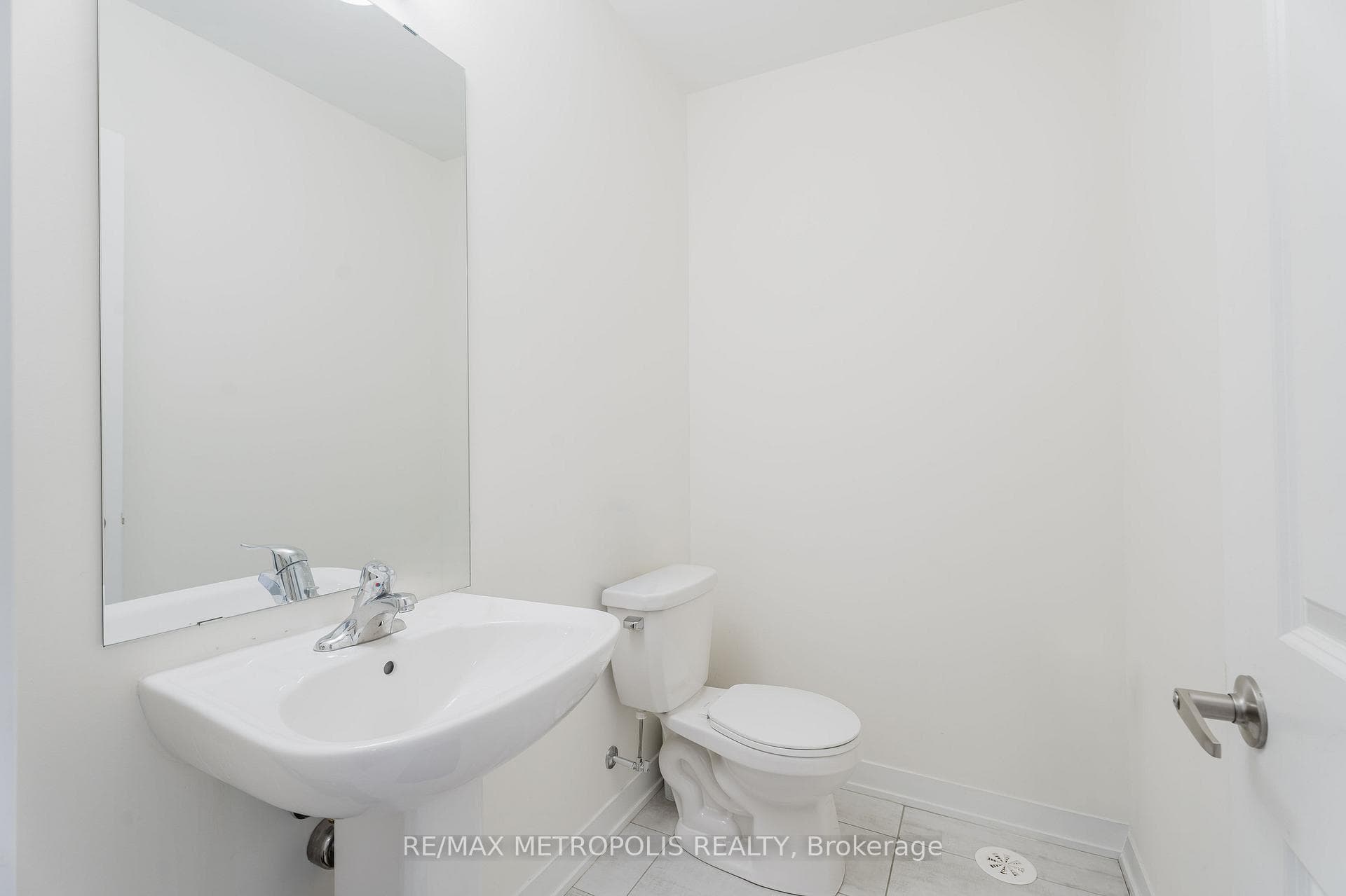 1695 Dersan Street 109, Pickering, ON L1X 0S9, Pickering, ON — photo 14 of 29