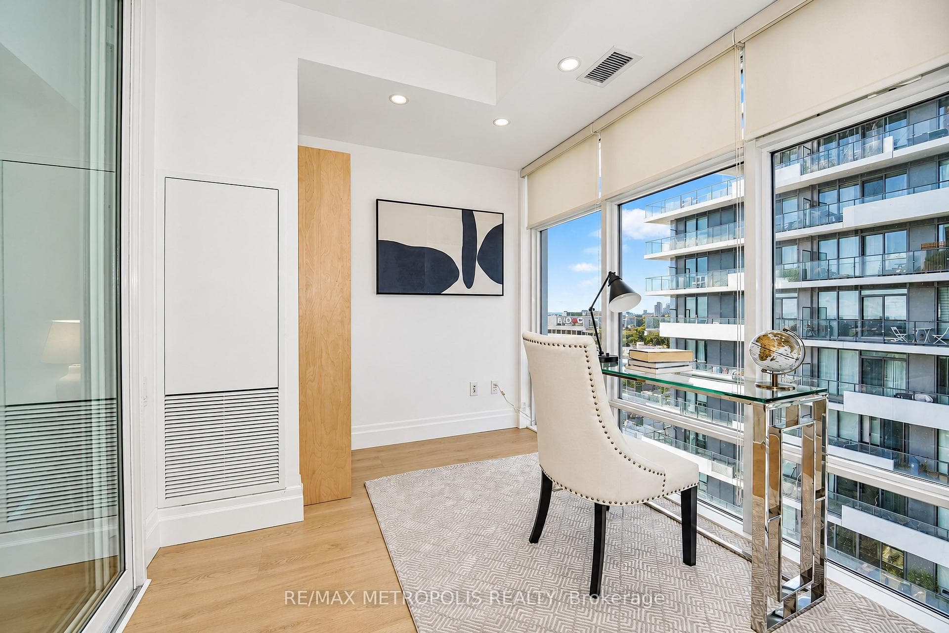 2191 Yonge Street 3709, Toronto, ON M4S 3H8, Toronto C10, ON — photo 19 of 36