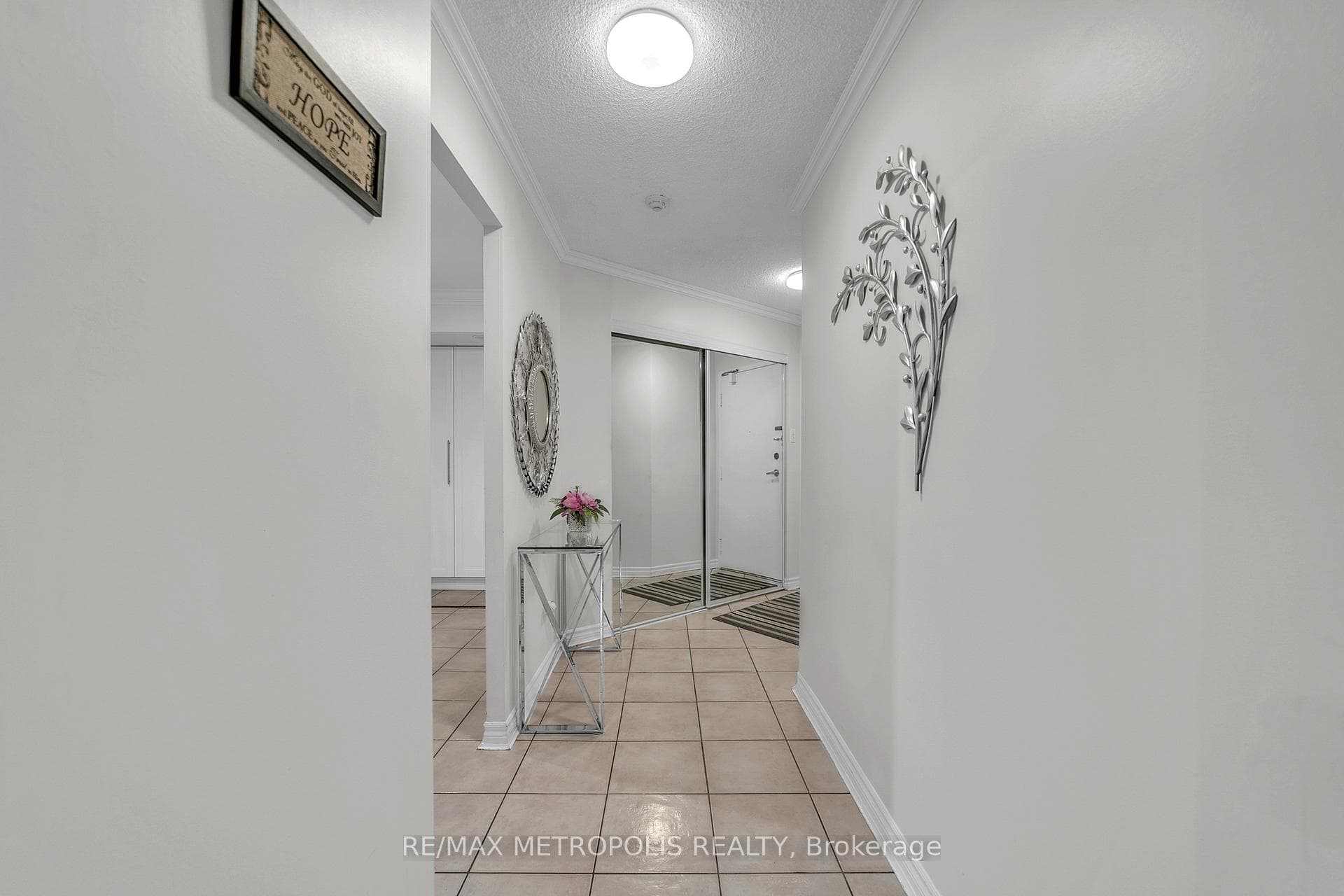2470 Eglinton Avenue W 1604, Toronto W04, ON M6M 5E7, Toronto W04, ON — photo 10 of 26