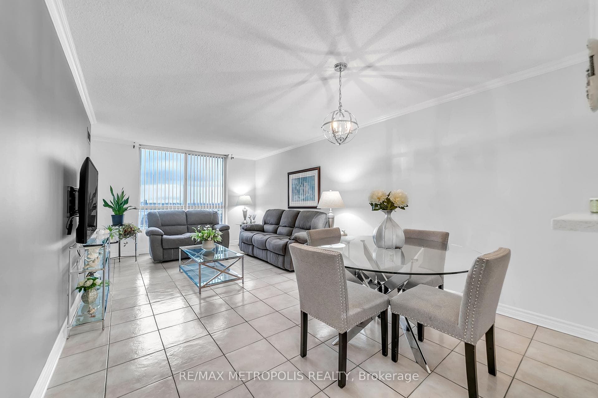 2470 Eglinton Avenue W 1604, Toronto W04, ON M6M 5E7, Toronto W04, ON — photo 7 of 26