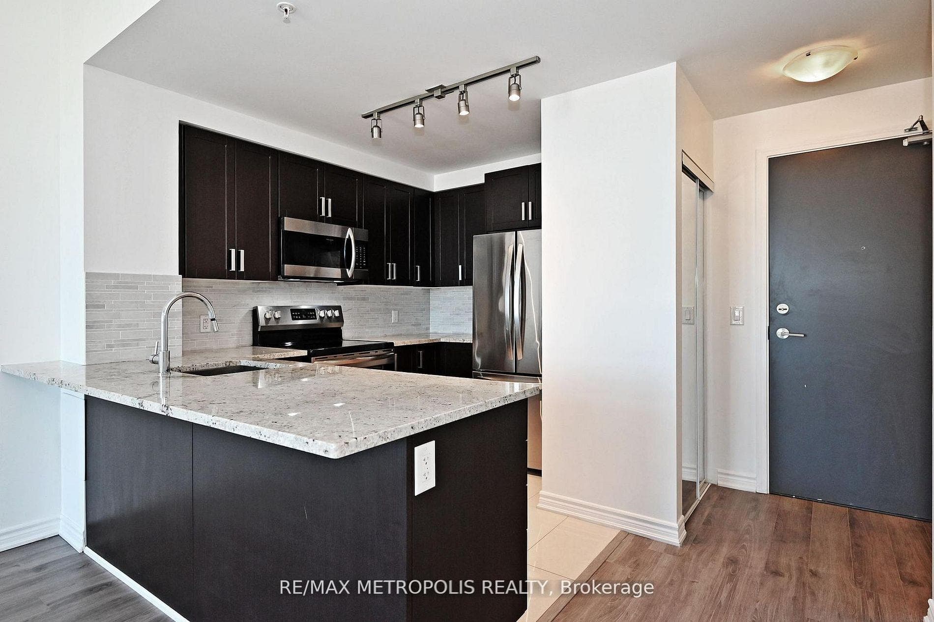11611 Yonge Street 809, Richmond Hill, ON L4E 1G2, Richmond Hill, ON — photo 17 of 51