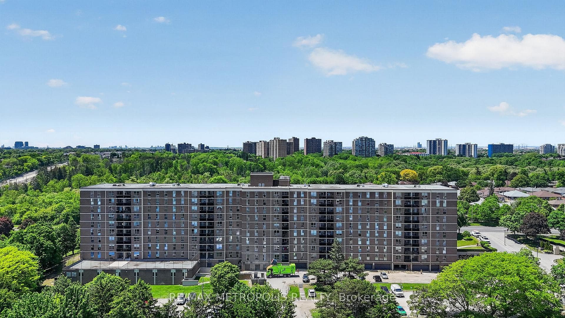 2825 Islington Avenue 104, Toronto W05, ON M9L 2K1, Toronto W05, ON — photo 2 of 40