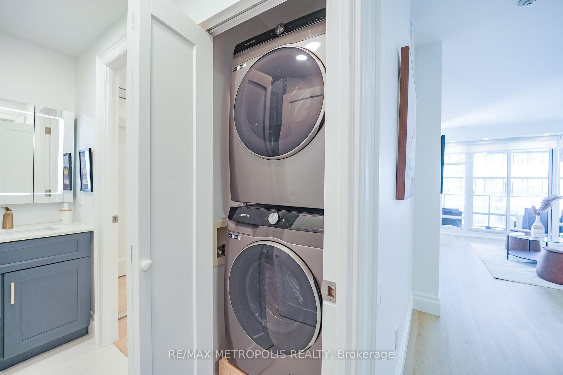 2191 Yonge Street 3709, Toronto, ON M4S 3H8, Toronto C10, ON — photo 29 of 36