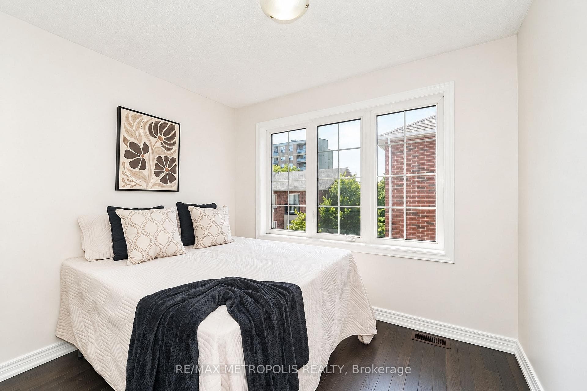 3767B St Claire Avenue E, Toronto, ON M1M 0C8, Toronto E08, ON — photo 35 of 38