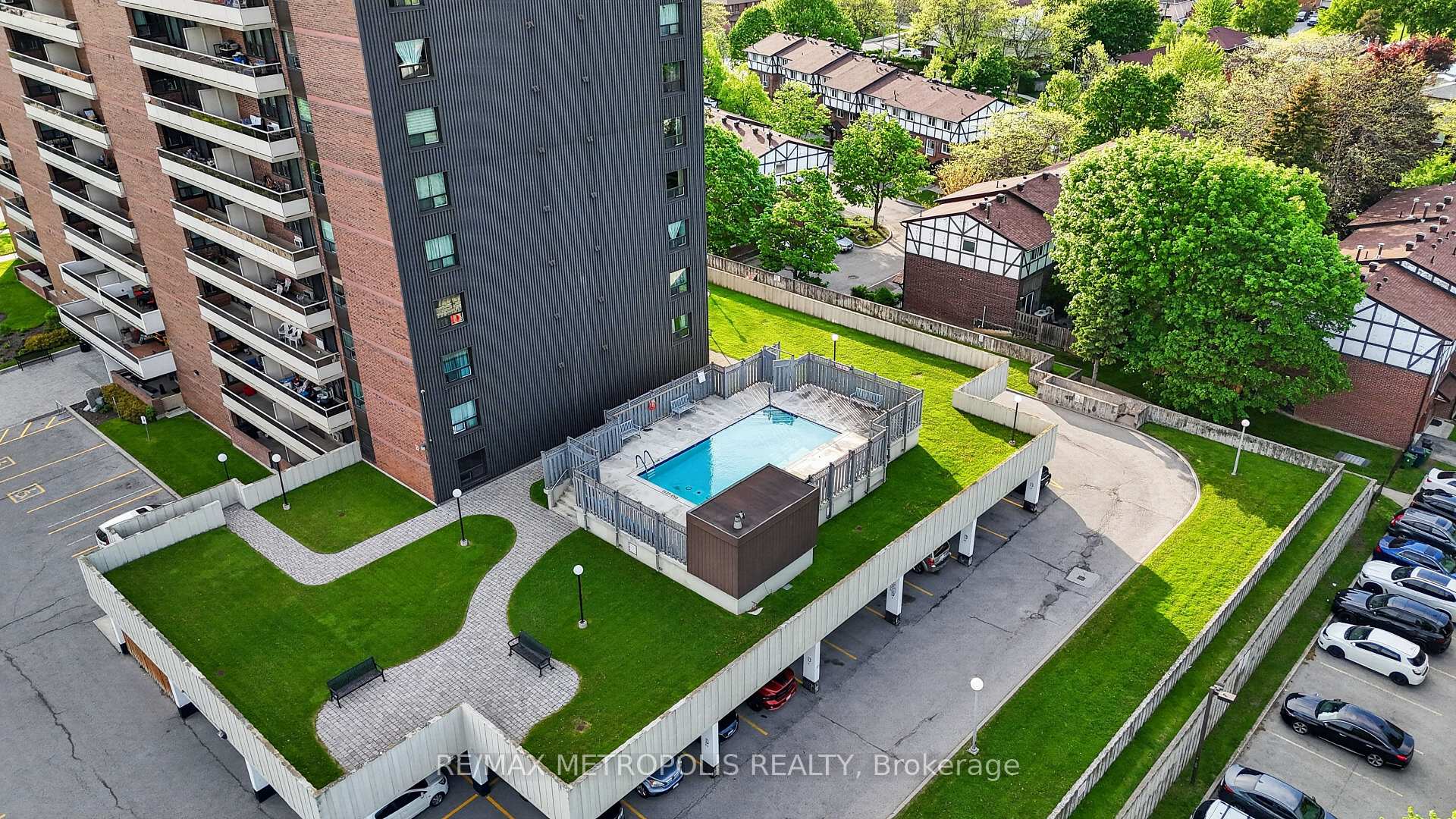 15 Torrance Road 1102, Toronto E08, ON M1J 3K2, Toronto E08, ON — photo 43 of 50