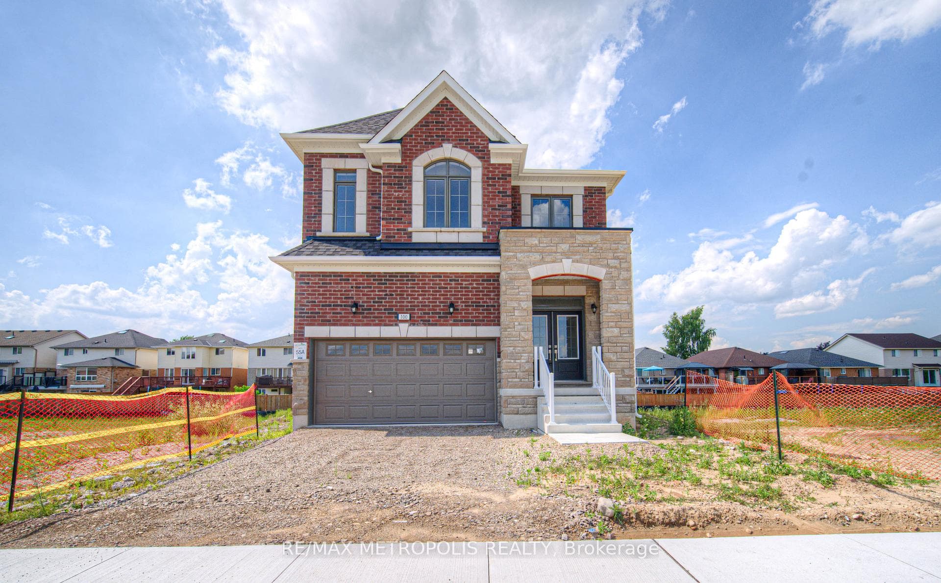 100 Moss Drive, Cambridge, ON N1T 0H1, Cambridge, ON — photo 1 of 95