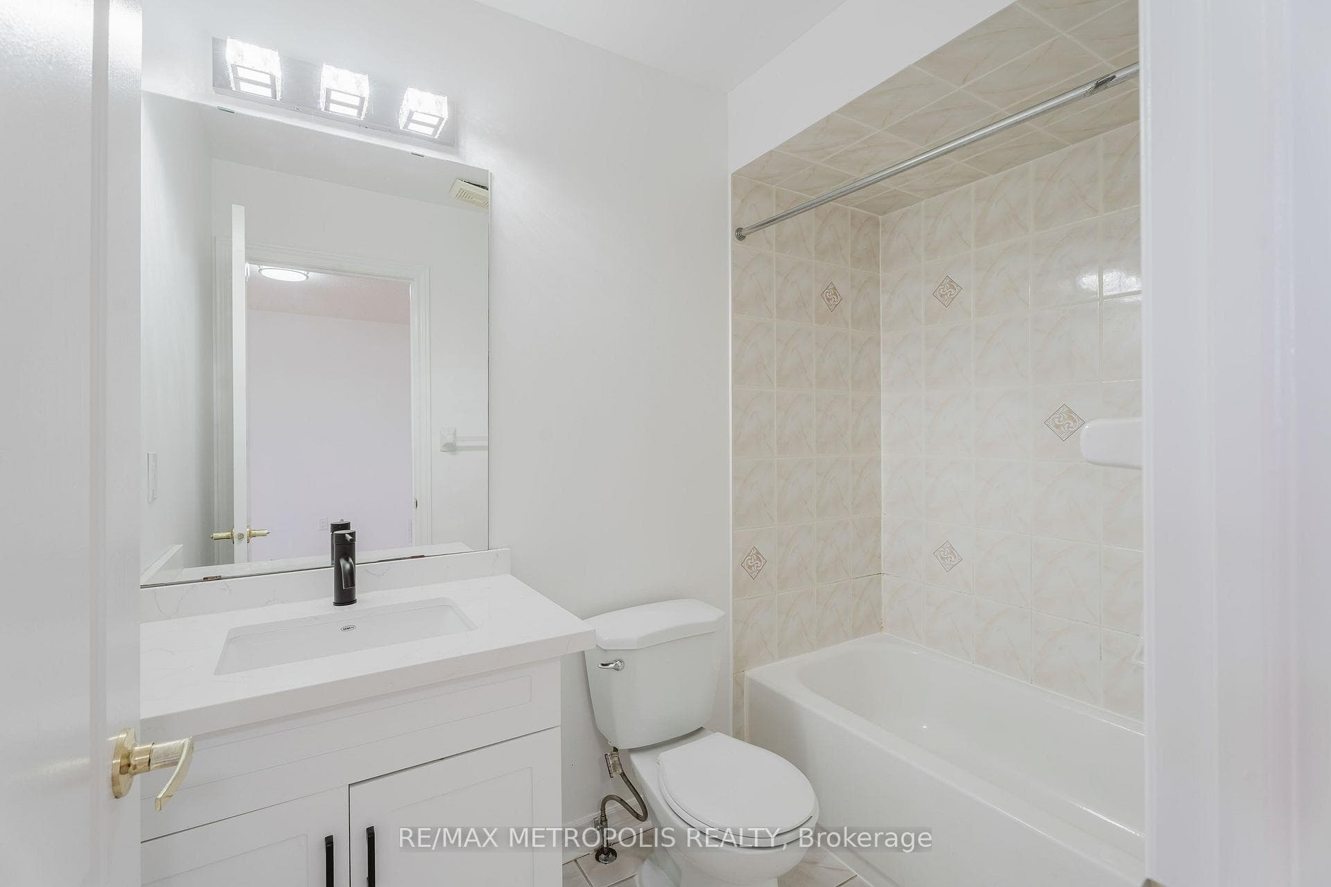 52 Gore Valley Trail, Brampton, ON L6P 2G9, Brampton, ON — photo 10 of 21