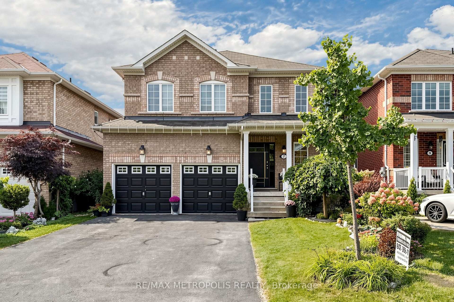 7 Oceanpearl Crescent, Whitby, ON L1N 0C5, Whitby, ON — photo 1 of 50