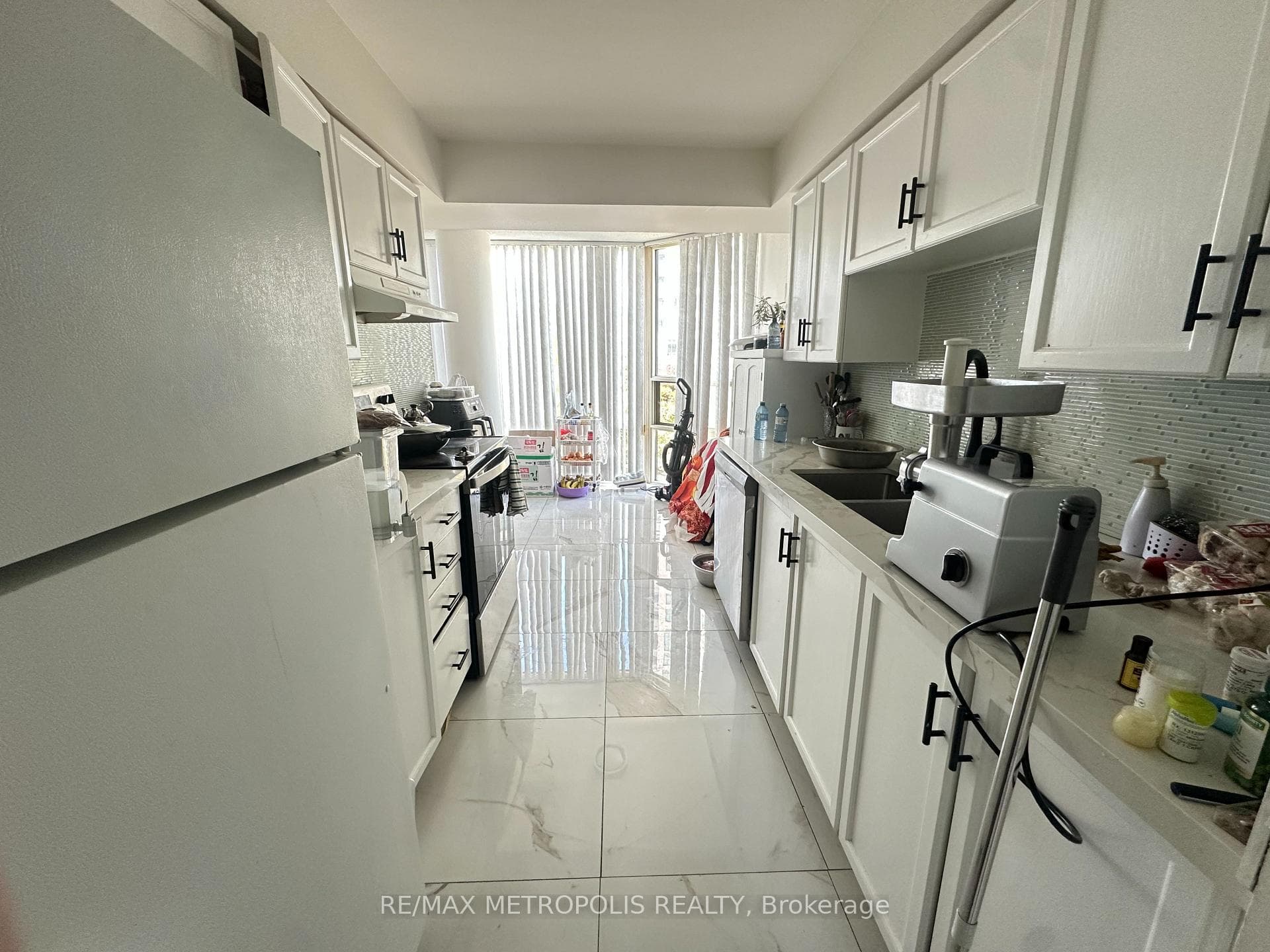 350 Rathburn Road W 307, Mississauga, ON L5B 3Y2, Mississauga, ON — photo 5 of 12