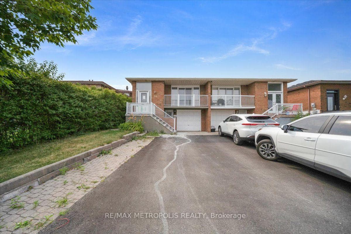 39 Jellicoe Crescent, Brampton, ON L6S 3H7, Brampton, ON — photo 2 of 99