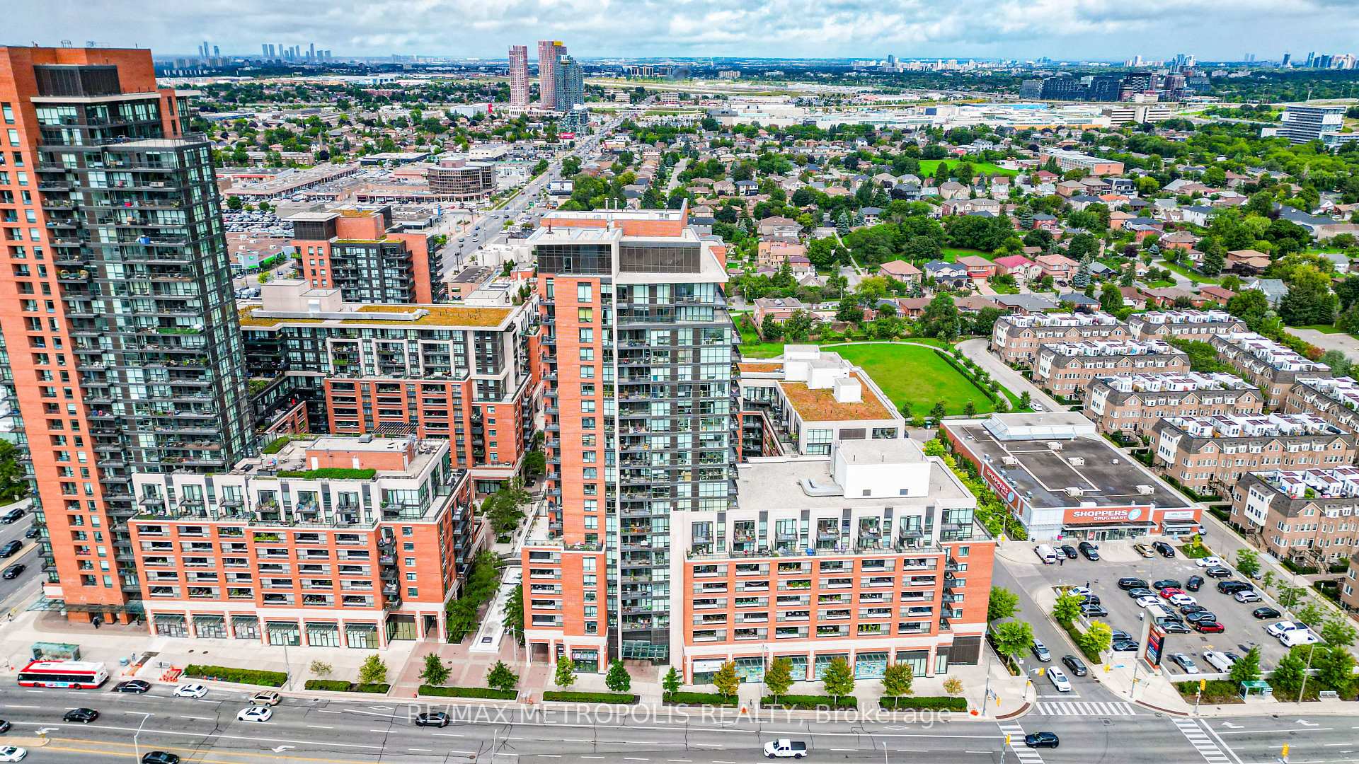 800 Lawrence Avenue W 415, Toronto, ON M6A 0B1, Toronto W04, ON — photo 1 of 72