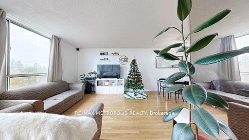 10 Martha Eaton Way 713, Toronto W04, ON M6M 5B3, Toronto W04, ON — photo 9 of 50