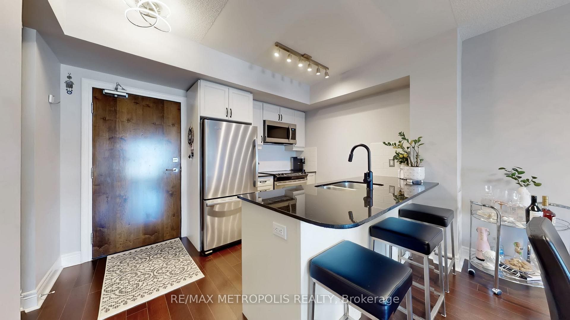 701 Sheppard Avenue W 228, Toronto, ON M3H 0B2, Toronto C06, ON — photo 10 of 45
