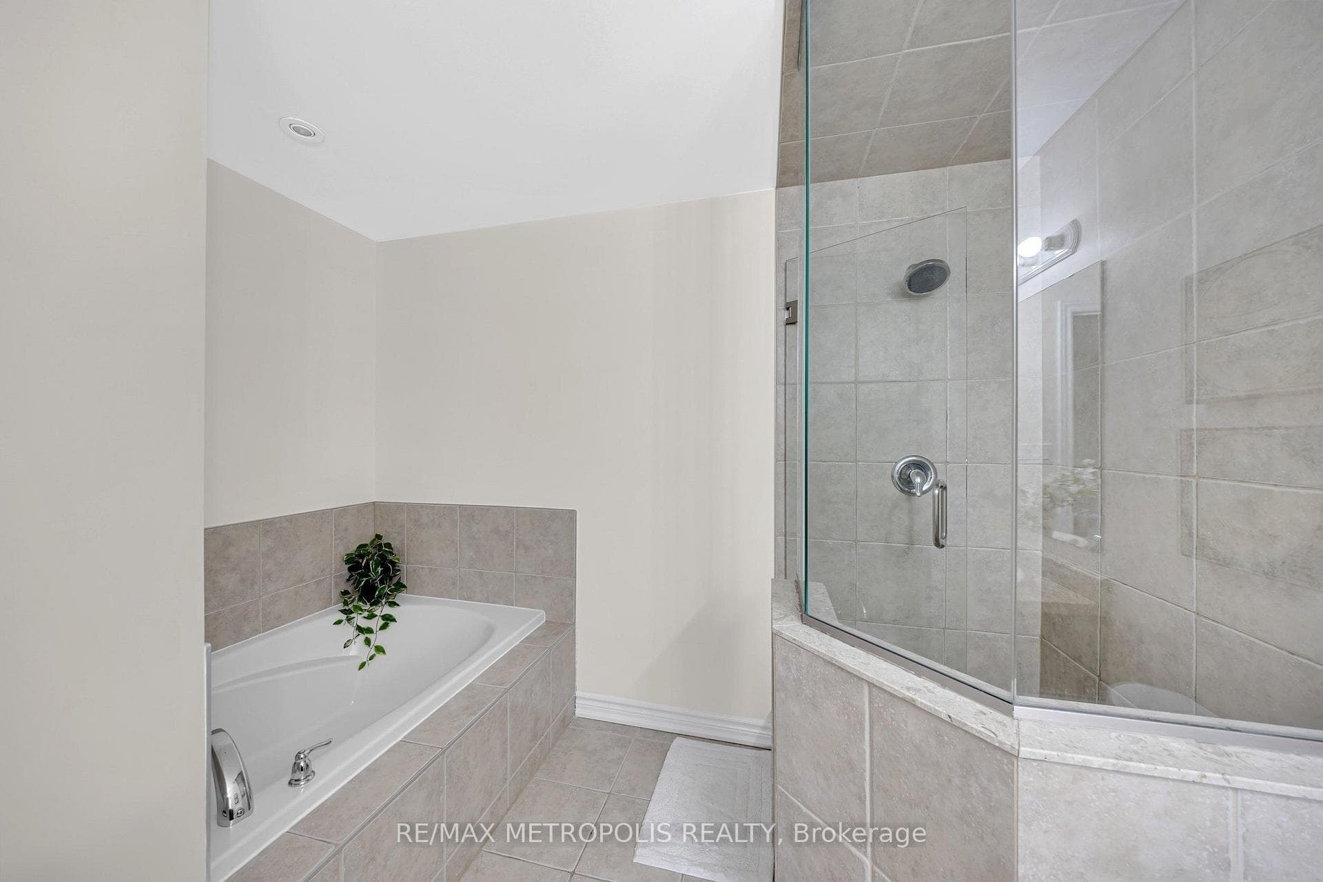 23 Gordon Cowling Street, Clarington, ON L1E 0G7, Clarington, ON — photo 28 of 61