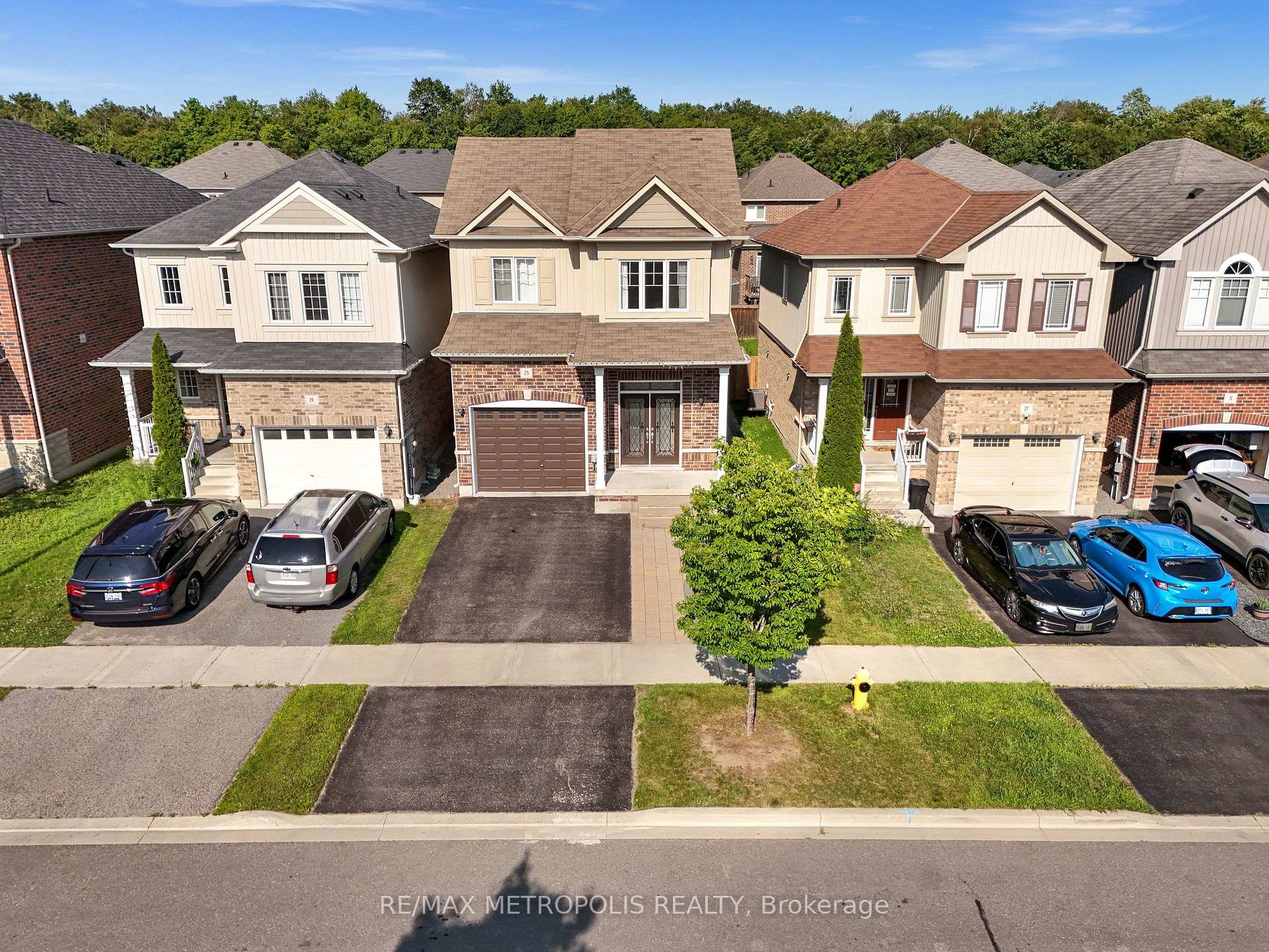 23 Gordon Cowling Street, Clarington, ON L1E 0G7, Clarington, ON — photo 4 of 61
