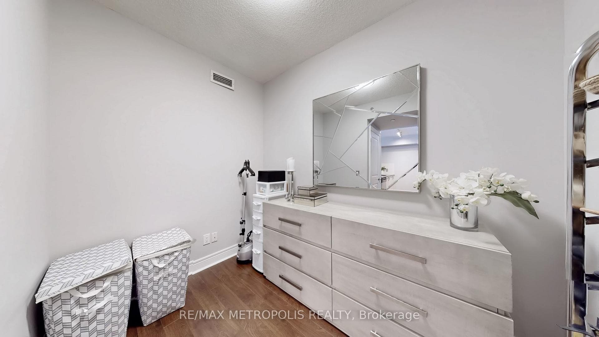 701 Sheppard Avenue W 228, Toronto, ON M3H 0B2, Toronto C06, ON — photo 20 of 45