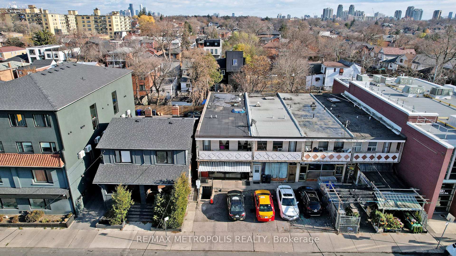 349 Oakwood Avenue B, Toronto, ON M6E 2W1, Toronto C03, ON — photo 2 of 8