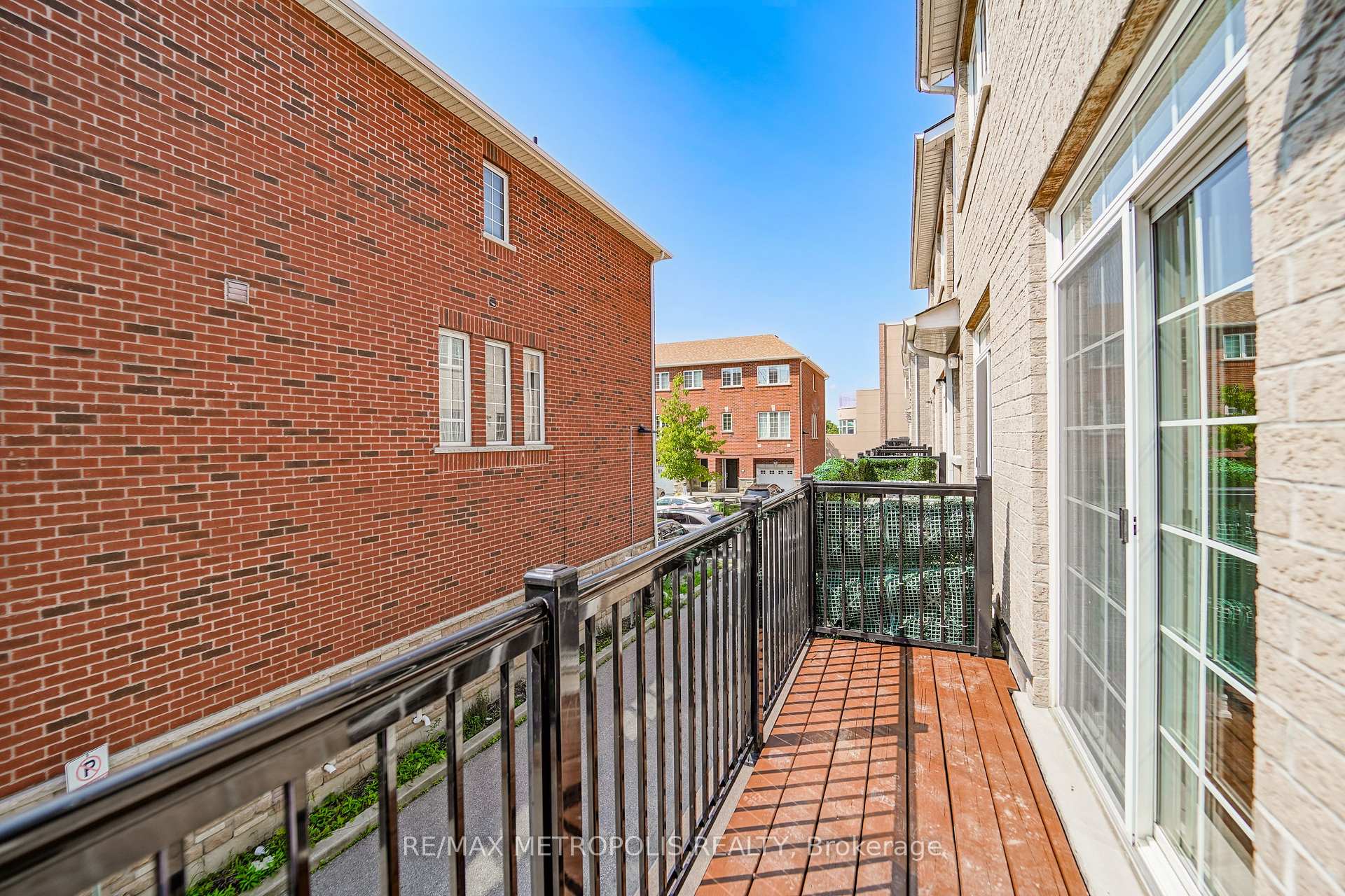3767B St Claire Avenue E, Toronto, ON M1M 0C8, Toronto E08, ON — photo 15 of 38