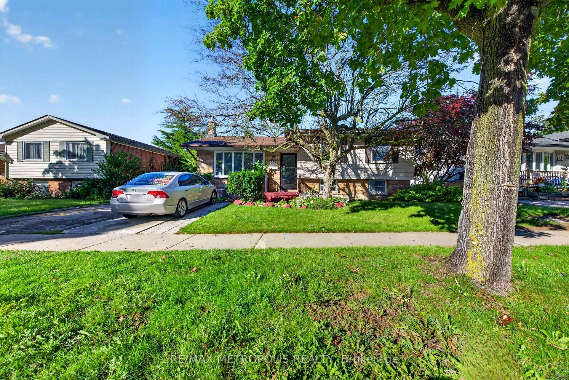 338 Millbank Drive, London South, ON N6C 4W2, London South, ON — photo 3 of 44