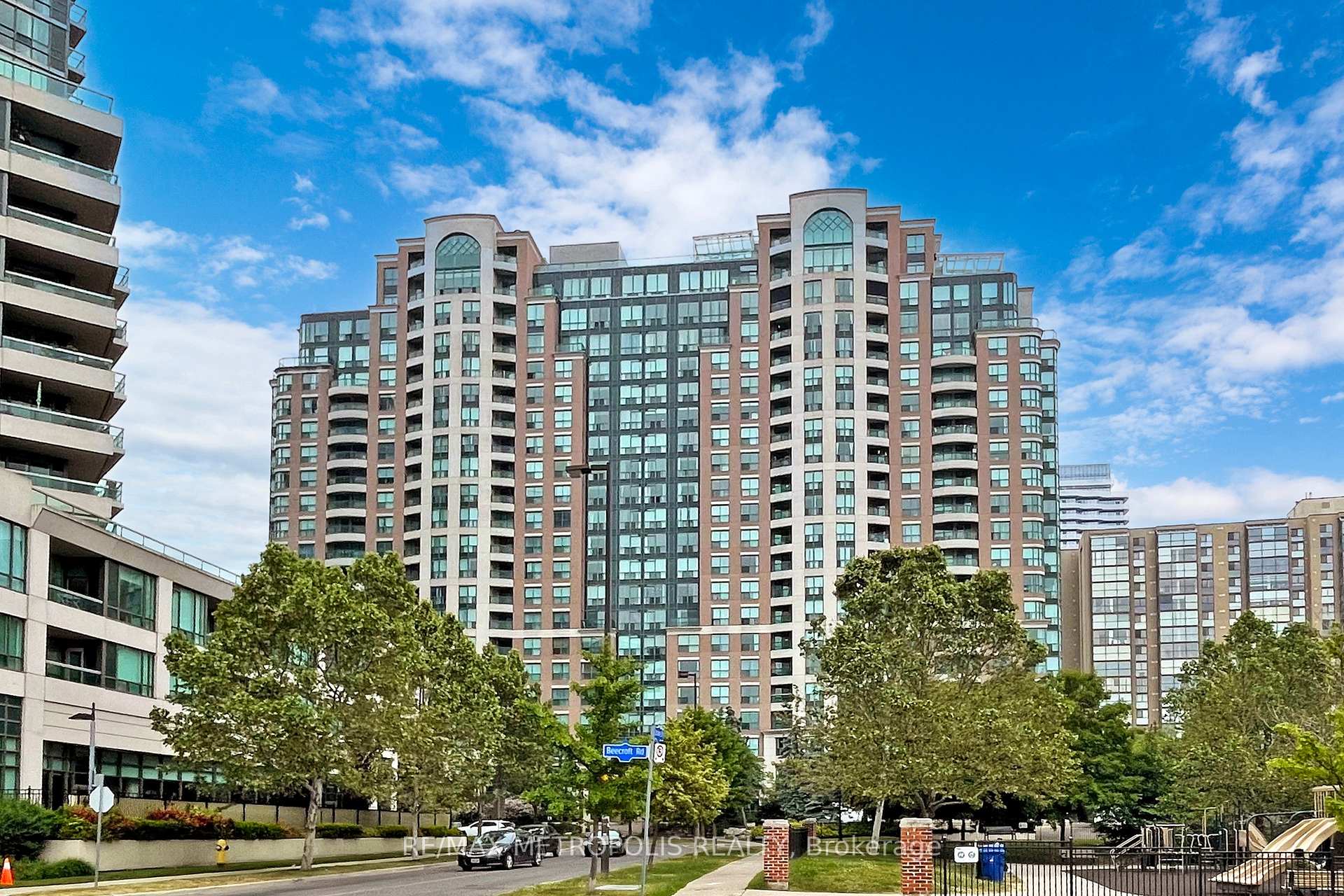 23 Lorraine Drive 1906, Toronto, ON M2N 6Z6, Toronto C07, ON — photo 1 of 45