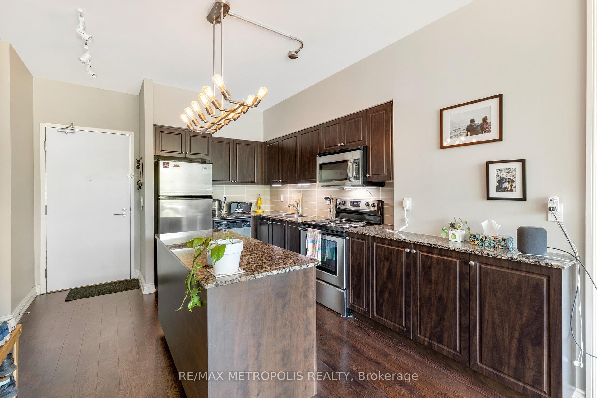 215 Fort York Boulevard 208, Toronto C01, ON M5V 4A2, Toronto C01, ON — photo 14 of 25
