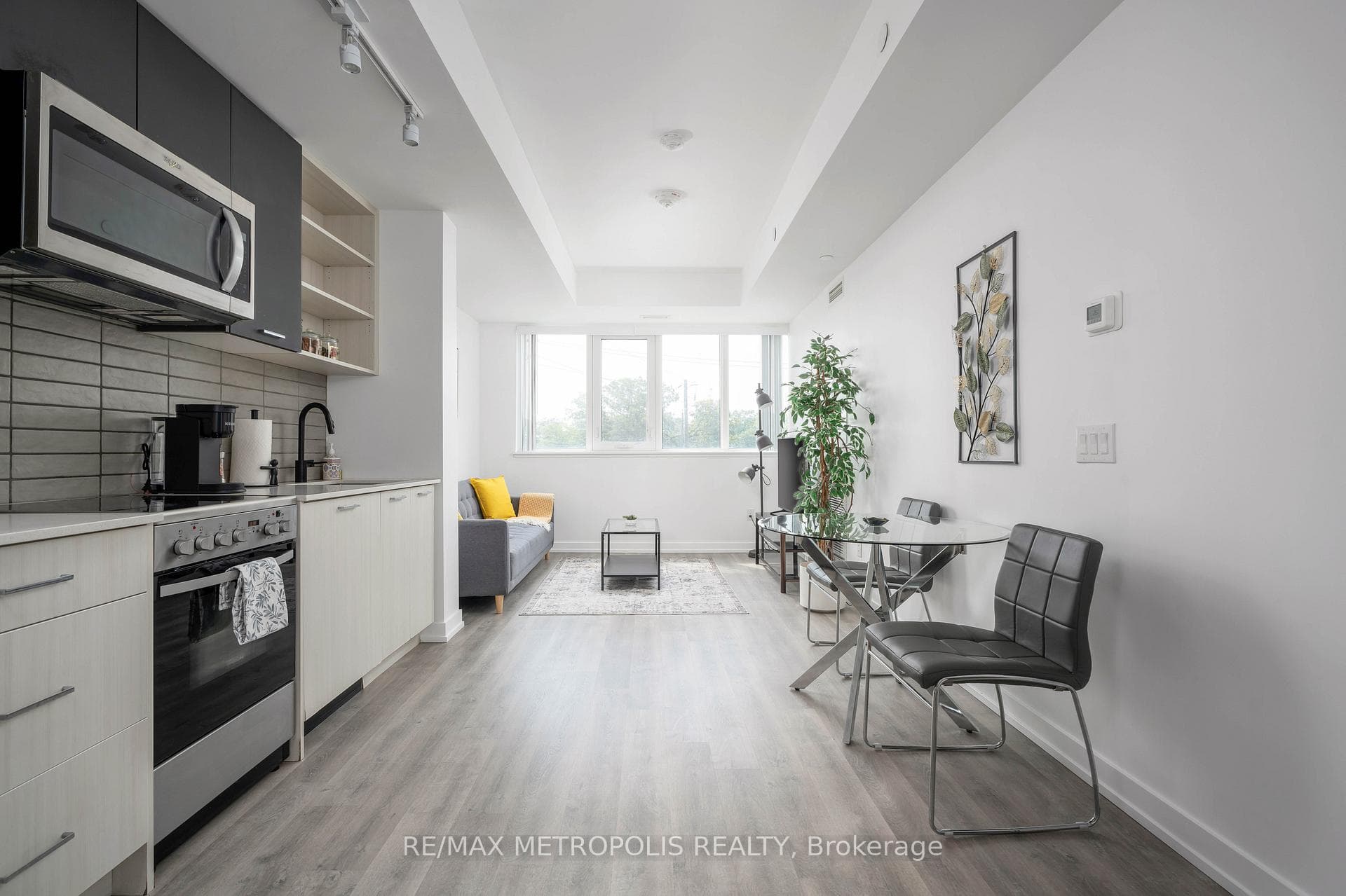 2300 St Clair Avenue W 307, Toronto, ON M6N 0B3, Toronto W02, ON — photo 3 of 41