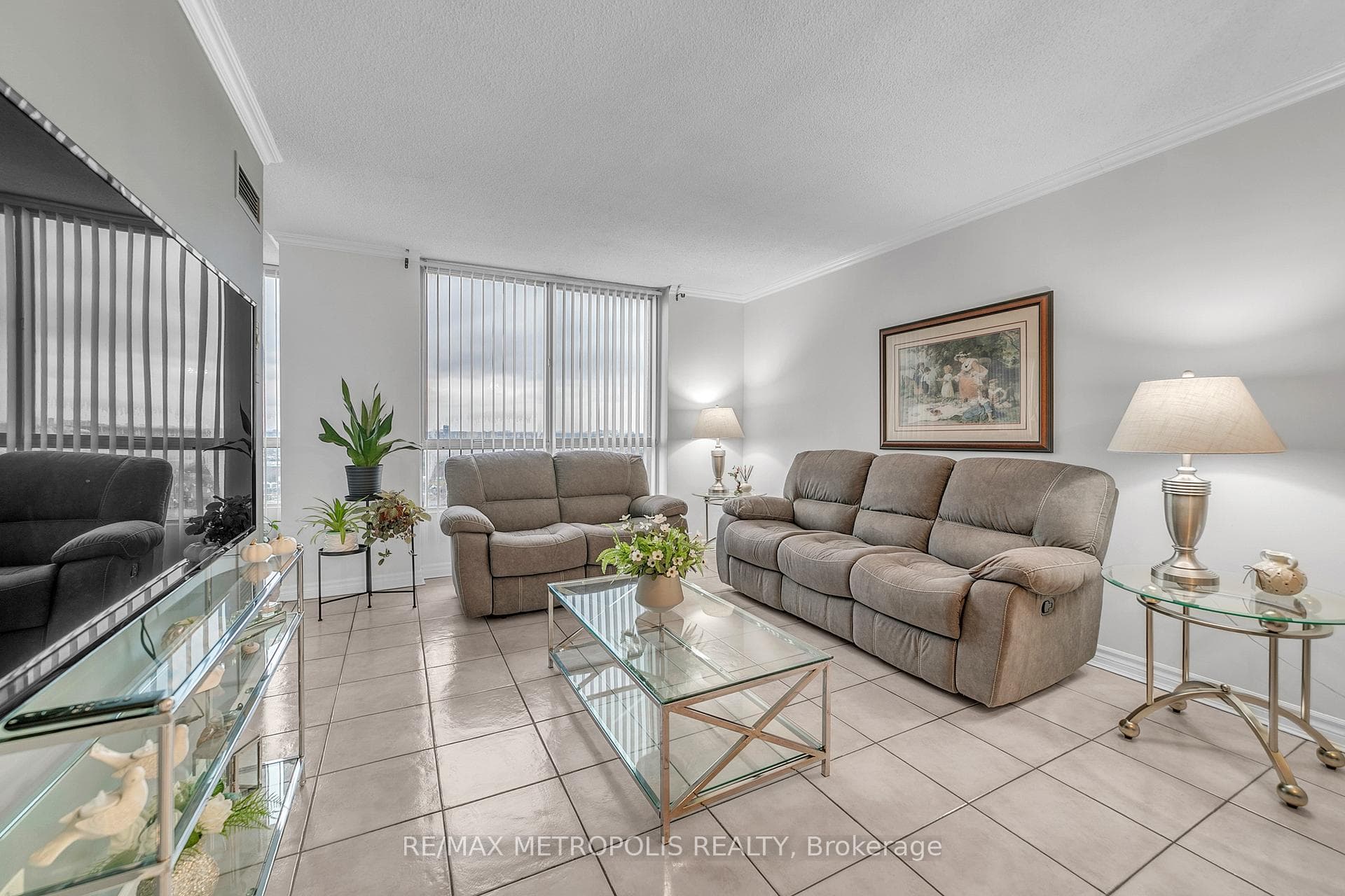 2470 Eglinton Avenue W 1604, Toronto W04, ON M6M 5E7, Toronto W04, ON — photo 4 of 26
