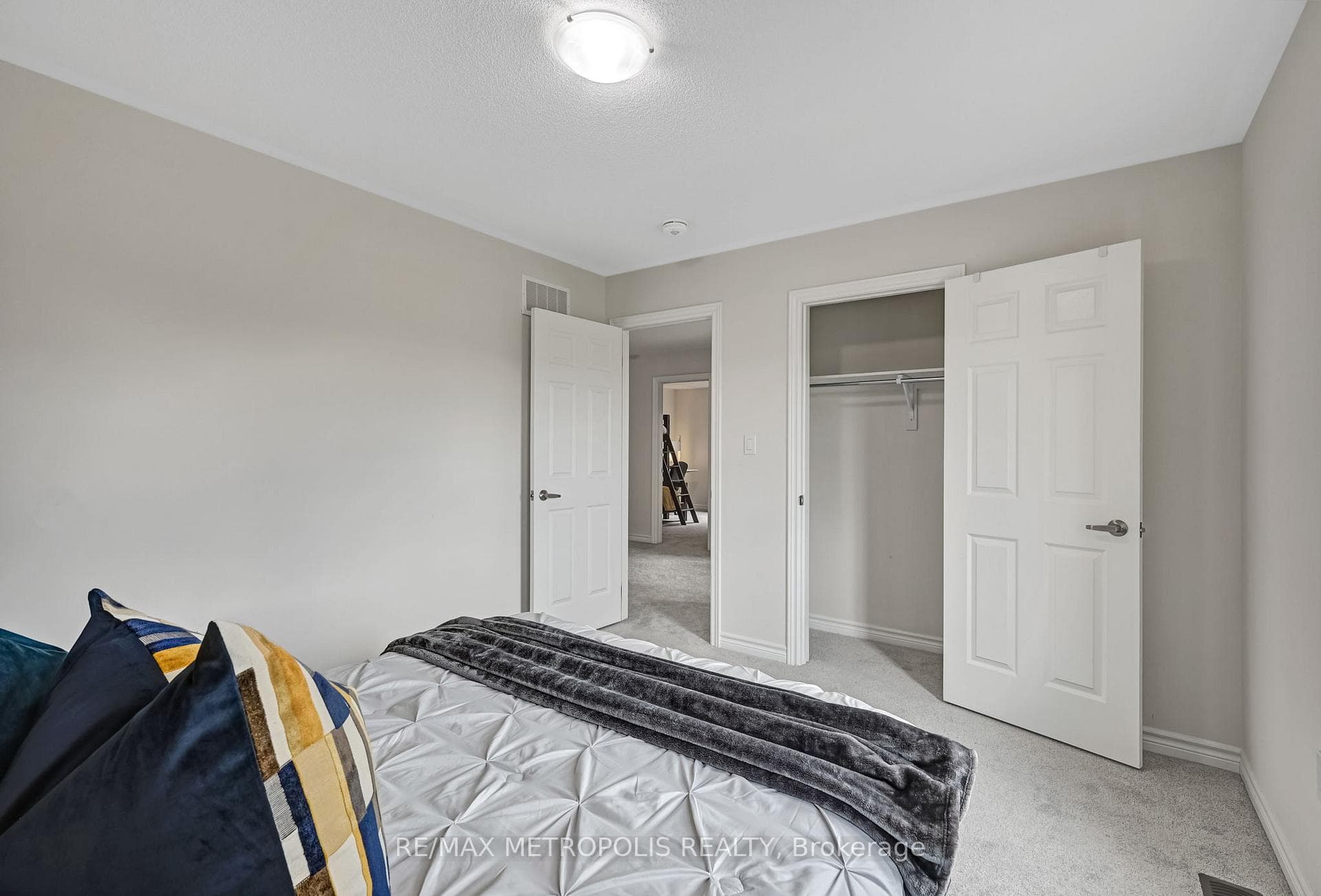 15 Douglas Kemp Crescent, Clarington, ON L1C 7E3, Clarington, ON — photo 25 of 50