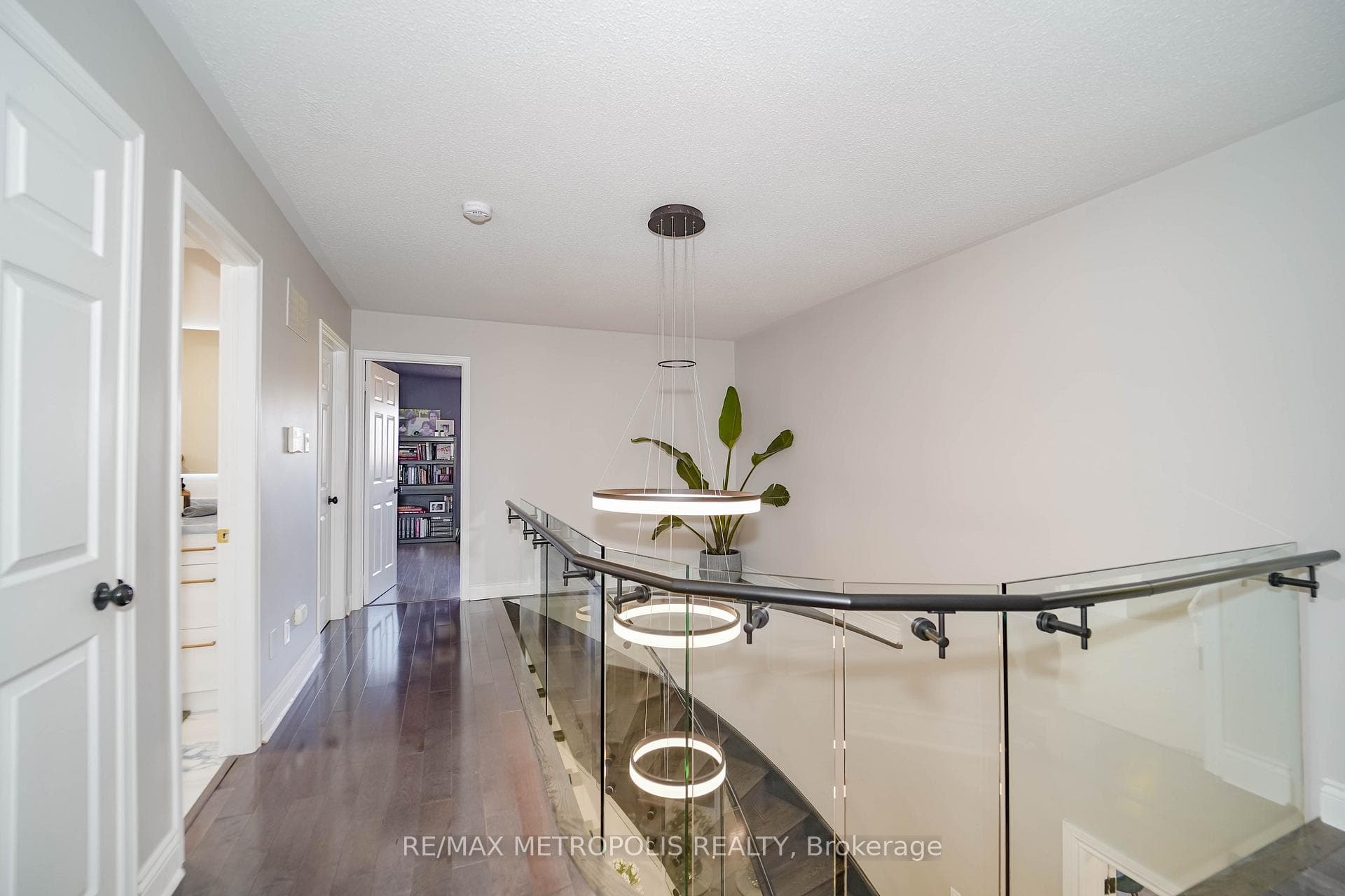 4392 Grassland Crescent, Mississauga, ON L5V 1E2, Mississauga, ON — photo 36 of 57