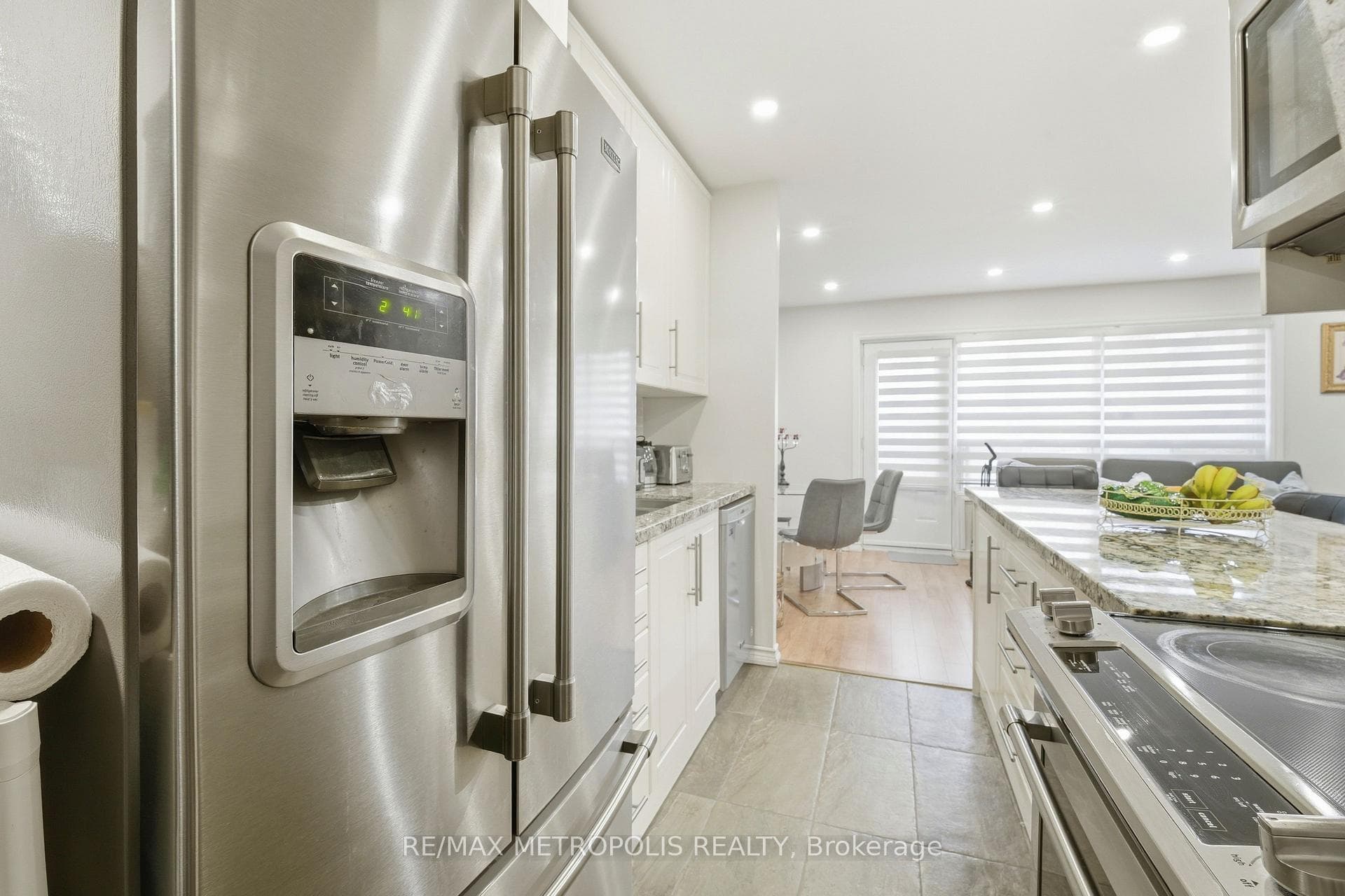 5877 Bathurst Street 205, Toronto, ON M2R 1Y7, Toronto C07, ON — photo 16 of 26