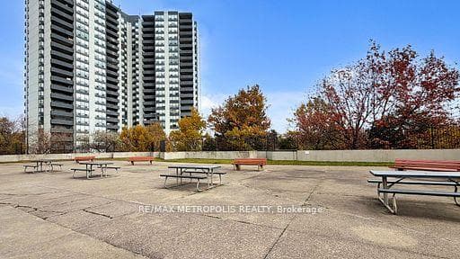 10 Martha Eaton Way 713, Toronto W04, ON M6M 5B3, Toronto W04, ON — photo 32 of 50