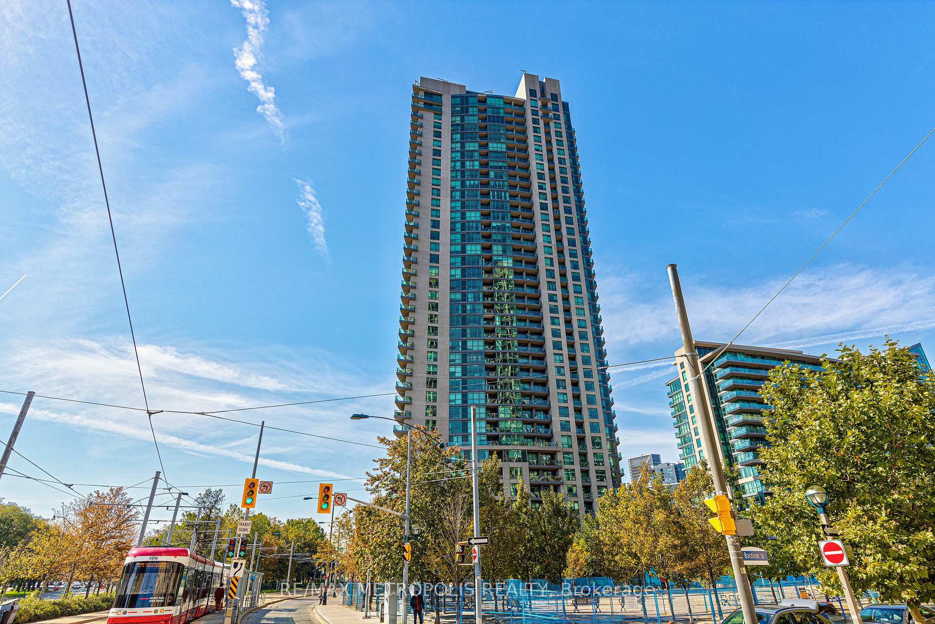 215 Fort York Boulevard 208, Toronto C01, ON M5V 4A2, Toronto C01, ON — photo 24 of 25