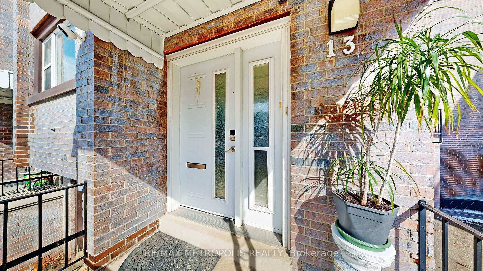 13 Candy Court Way 13, Toronto, ON M2R 2Y7, Toronto C07, ON — photo 4 of 48