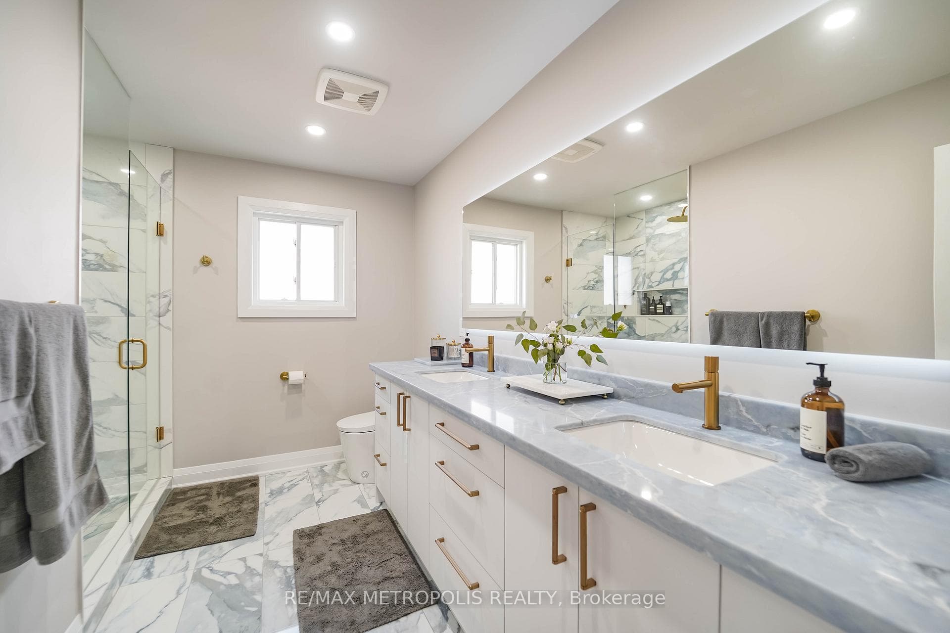 4392 Grassland Crescent, Mississauga, ON L5V 1E2, Mississauga, ON — photo 33 of 57