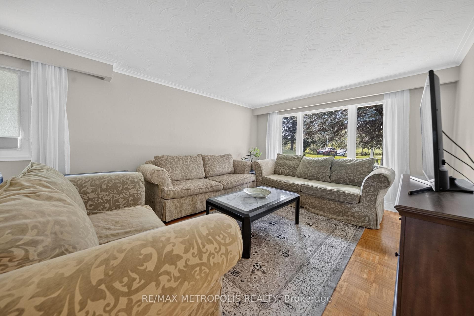 6370 Hillsdale Drive, Whitchurch-Stouffville, ON L4A 3B8, Whitchurch-Stouffville, ON — photo 10 of 38