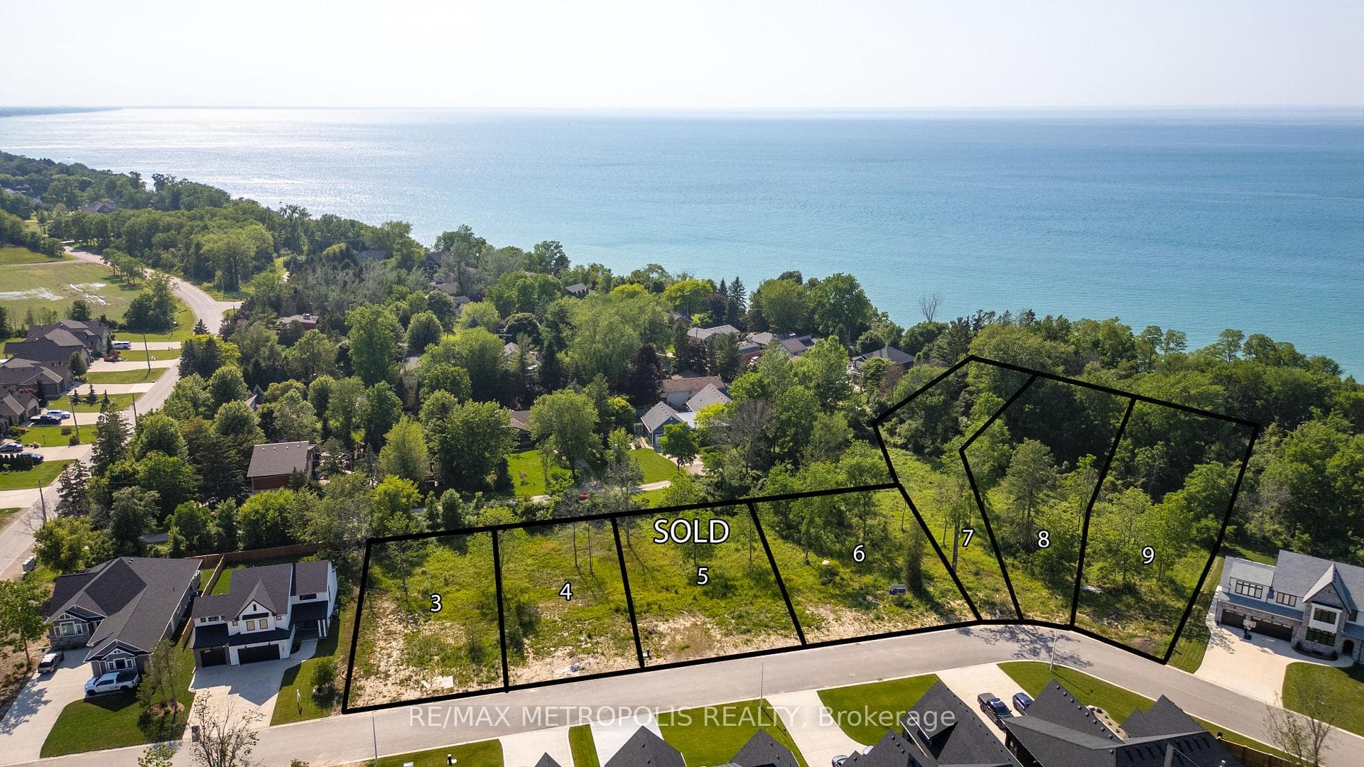 7077 BLUE COAST Heights, Plympton-Wyoming, ON N0N 1E0, Plympton-Wyoming, ON — photo 3 of 50