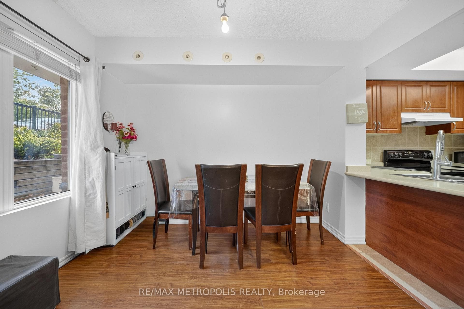 3035 Finch Avenue W 1003, Toronto, ON M9M 0A3, Toronto W05, ON — photo 14 of 40