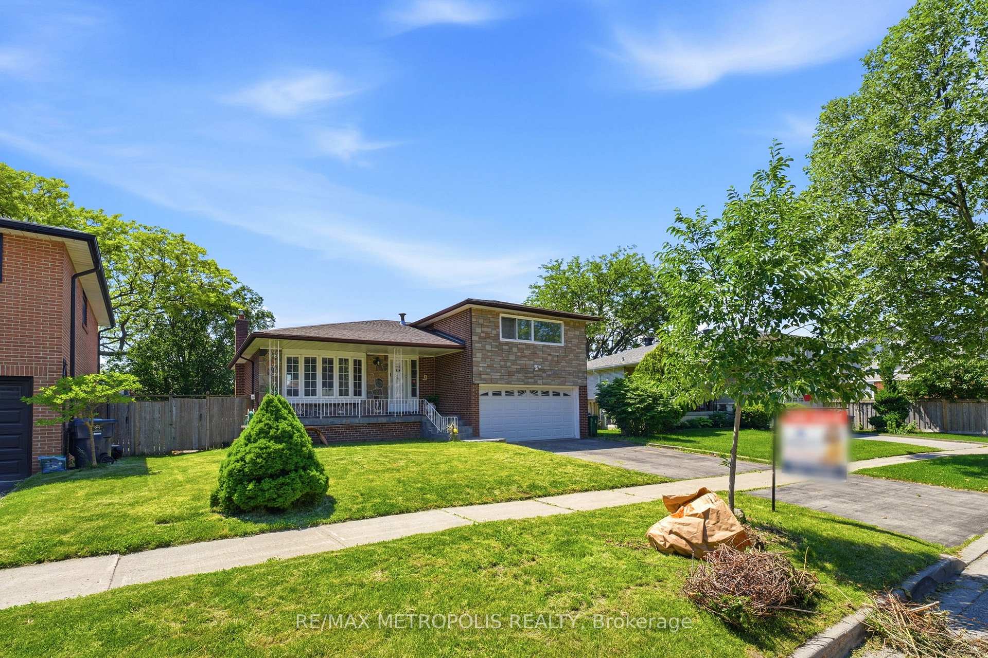 31 Langevin Crescent, Toronto E10, ON M1C 2B8, Toronto E10, ON — photo 4 of 42
