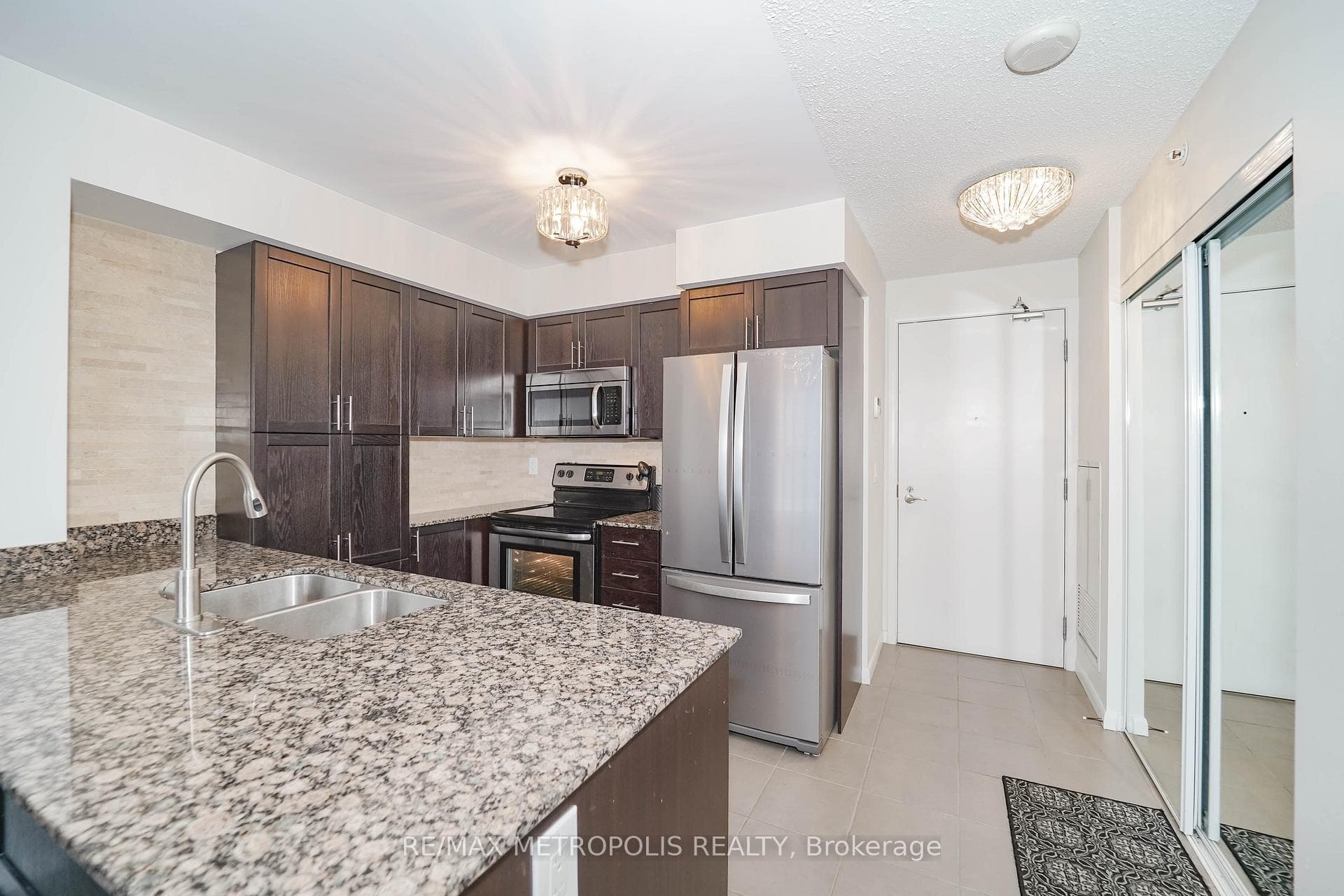 800 Lawrence Avenue W 415, Toronto, ON M6A 0B1, Toronto W04, ON — photo 13 of 72