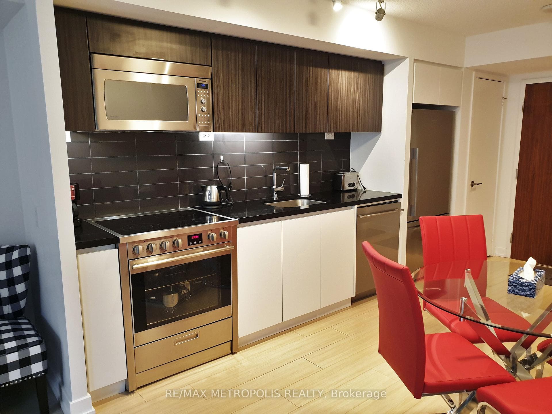 85 Queens Wharf Road 312, Toronto C01, ON M5V 0J9, Toronto C01, ON — photo 5 of 10